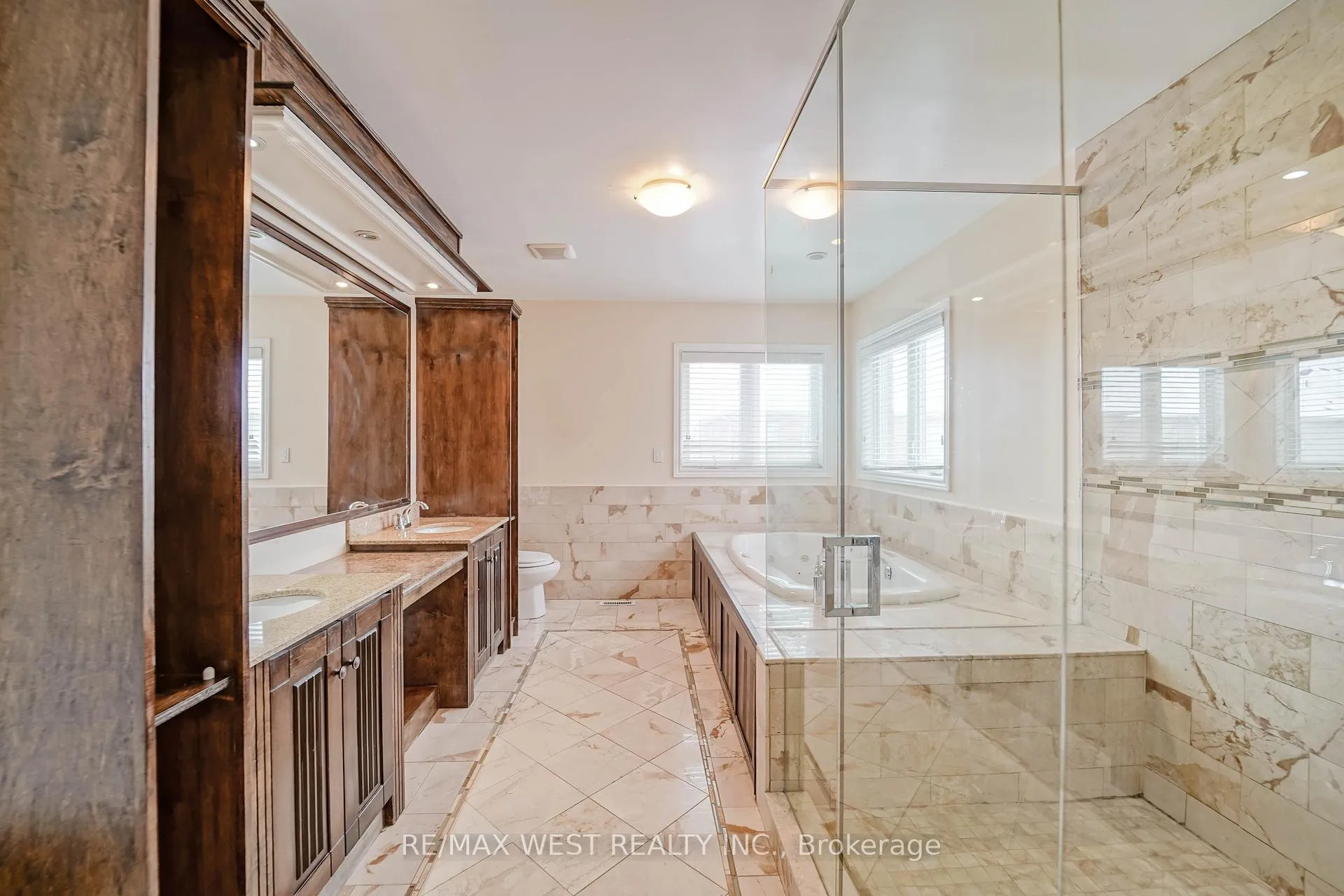 Photo 11 of 23 Vespahills Crescent, Brampton, Bram East — HOMEH