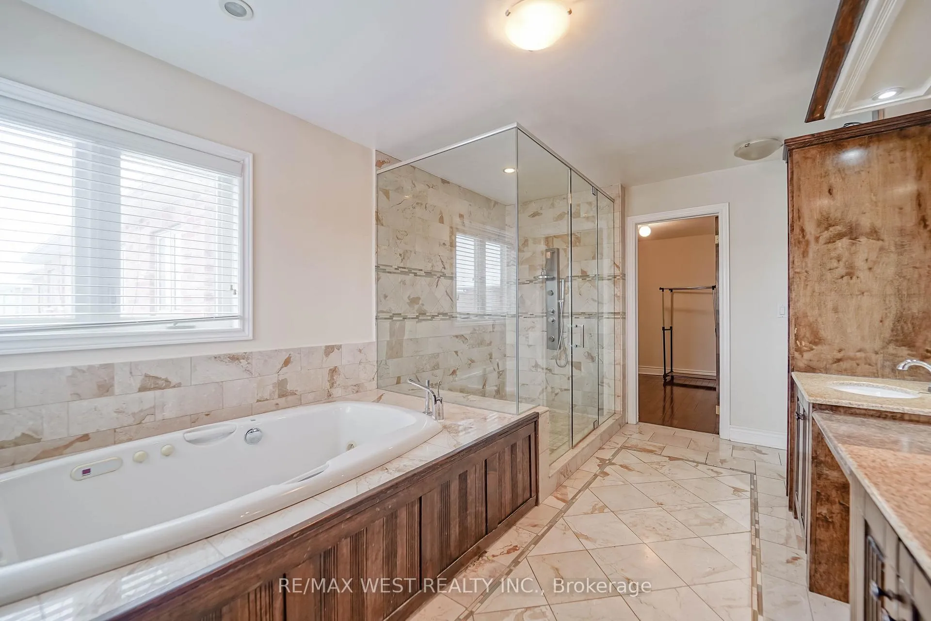 Photo 12 of 23 Vespahills Crescent, Brampton, Bram East — HOMEH
