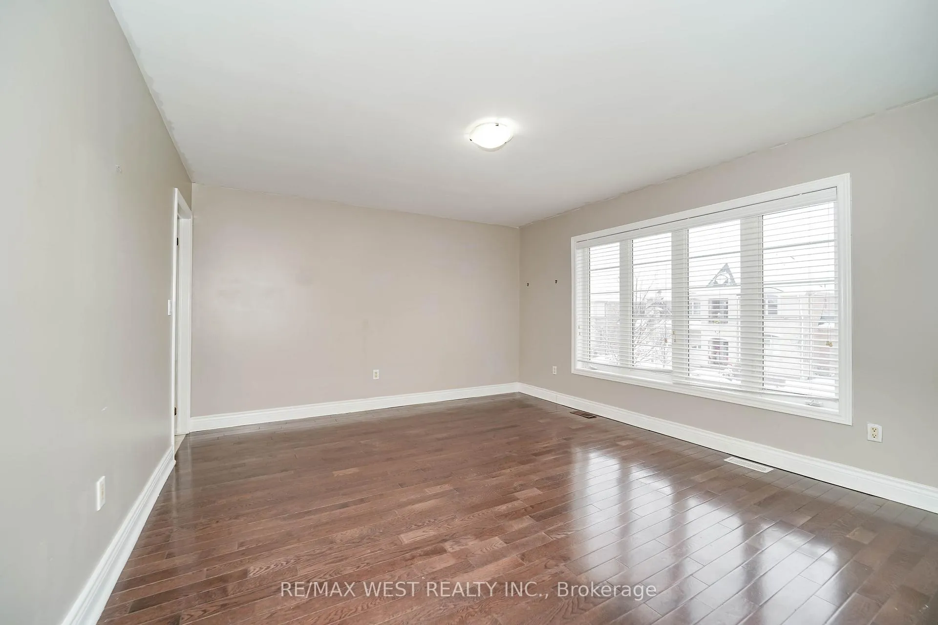Photo 14 of 23 Vespahills Crescent, Brampton, Bram East — HOMEH
