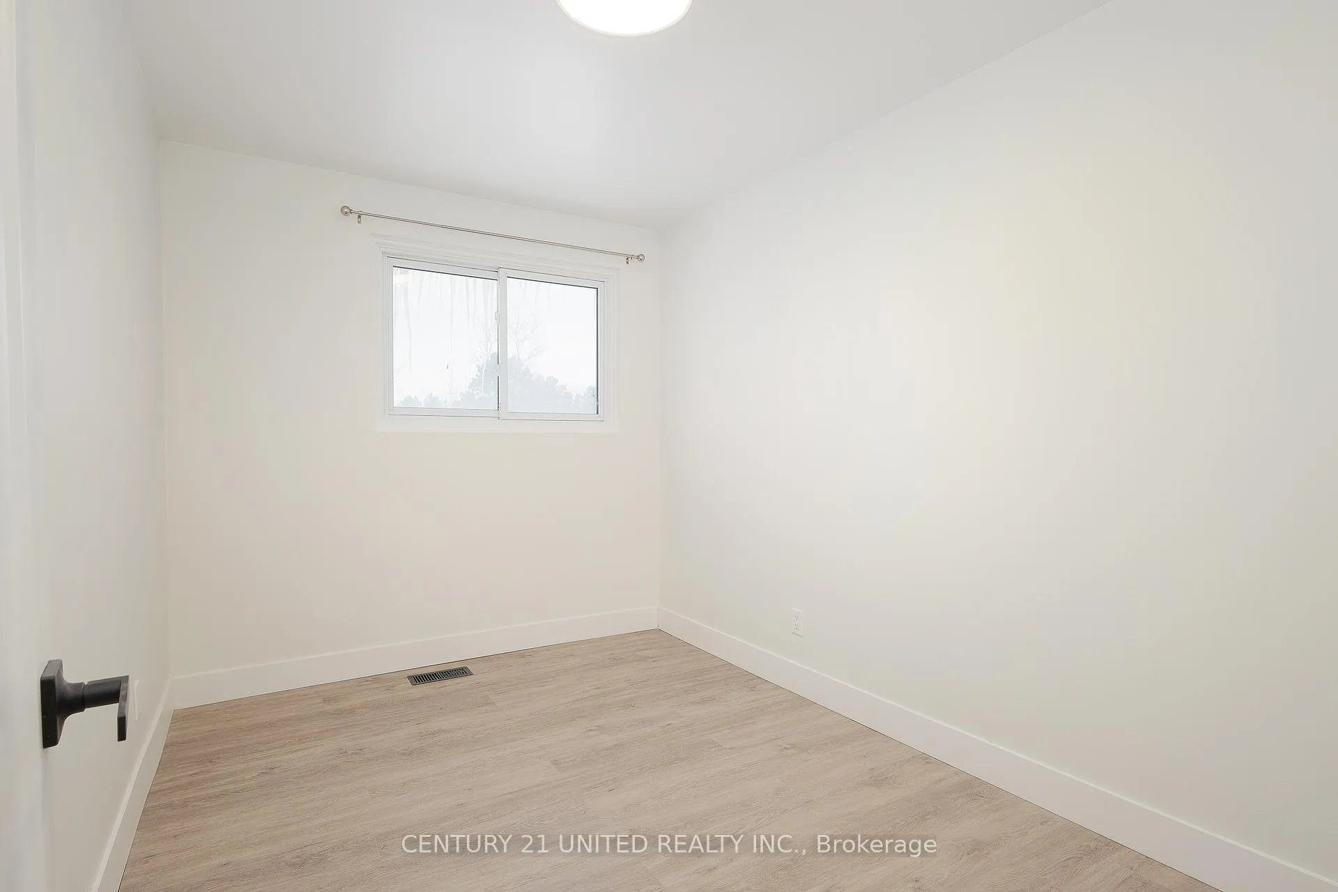 Photo 9 of 816 Stocker Road, Peterborough, Otonabee Ward 1 — HOMEH