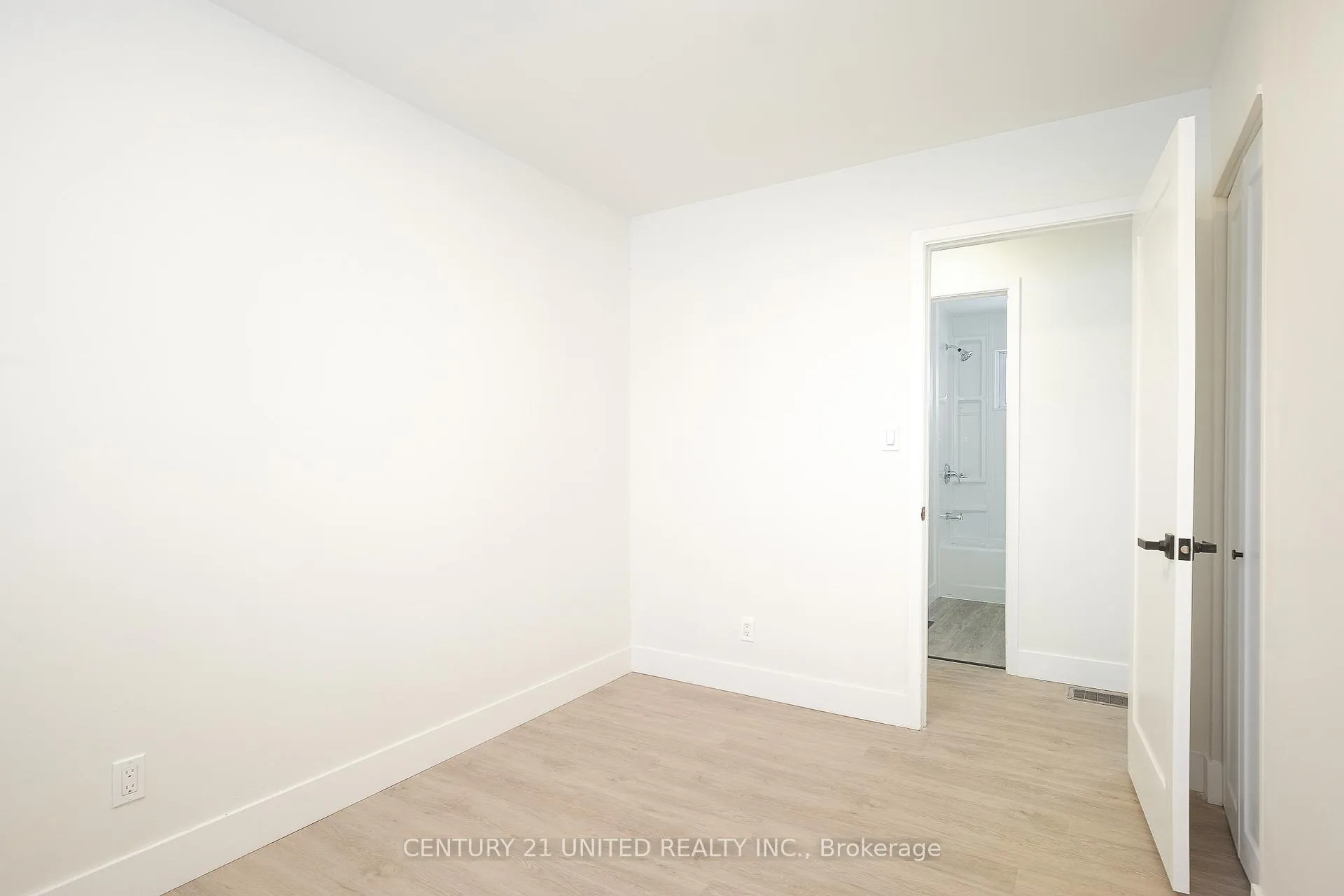 Photo 10 of 816 Stocker Road, Peterborough, Otonabee Ward 1 — HOMEH