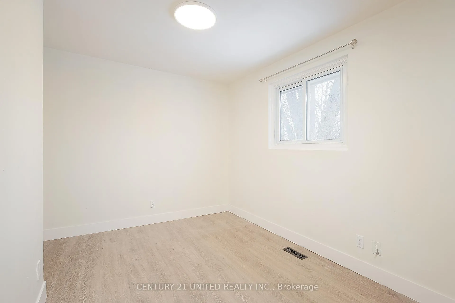 Photo 12 of 816 Stocker Road, Peterborough, Otonabee Ward 1 — HOMEH