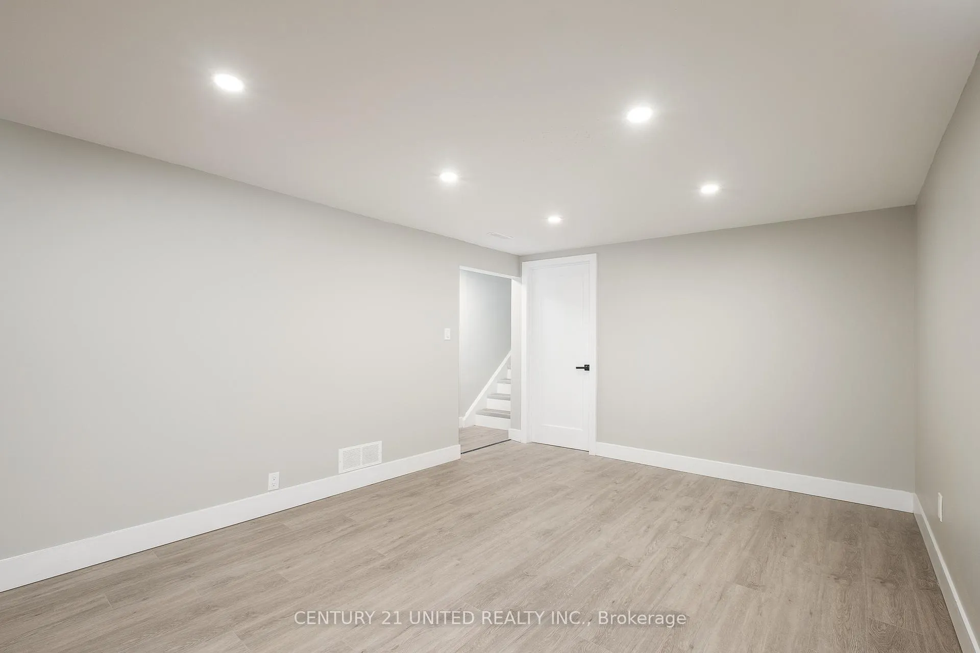 Photo 16 of 816 Stocker Road, Peterborough, Otonabee Ward 1 — HOMEH