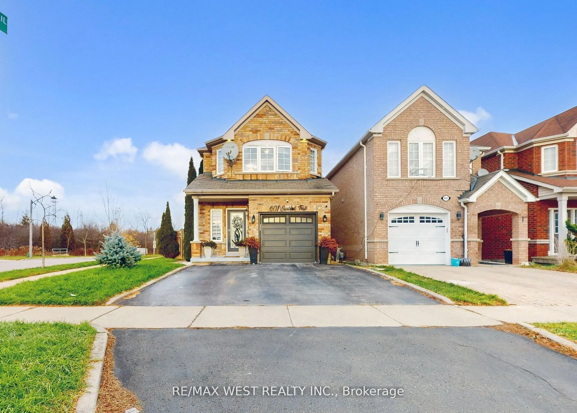 Photo 1 of 601 Sunbird Trail, Pickering, Amberlea — HOMEH
