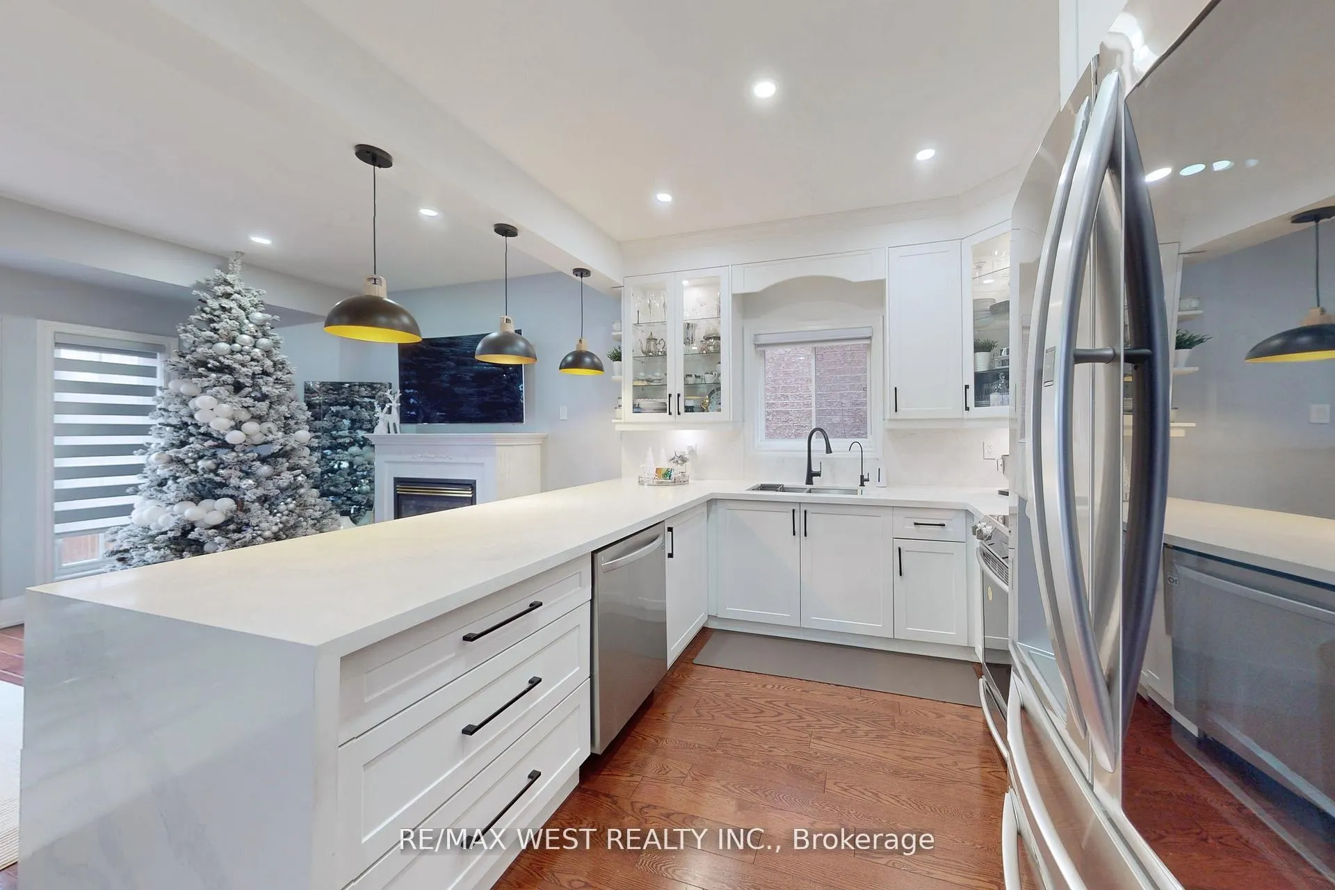 Photo 14 of 601 Sunbird Trail, Pickering, Amberlea — HOMEH