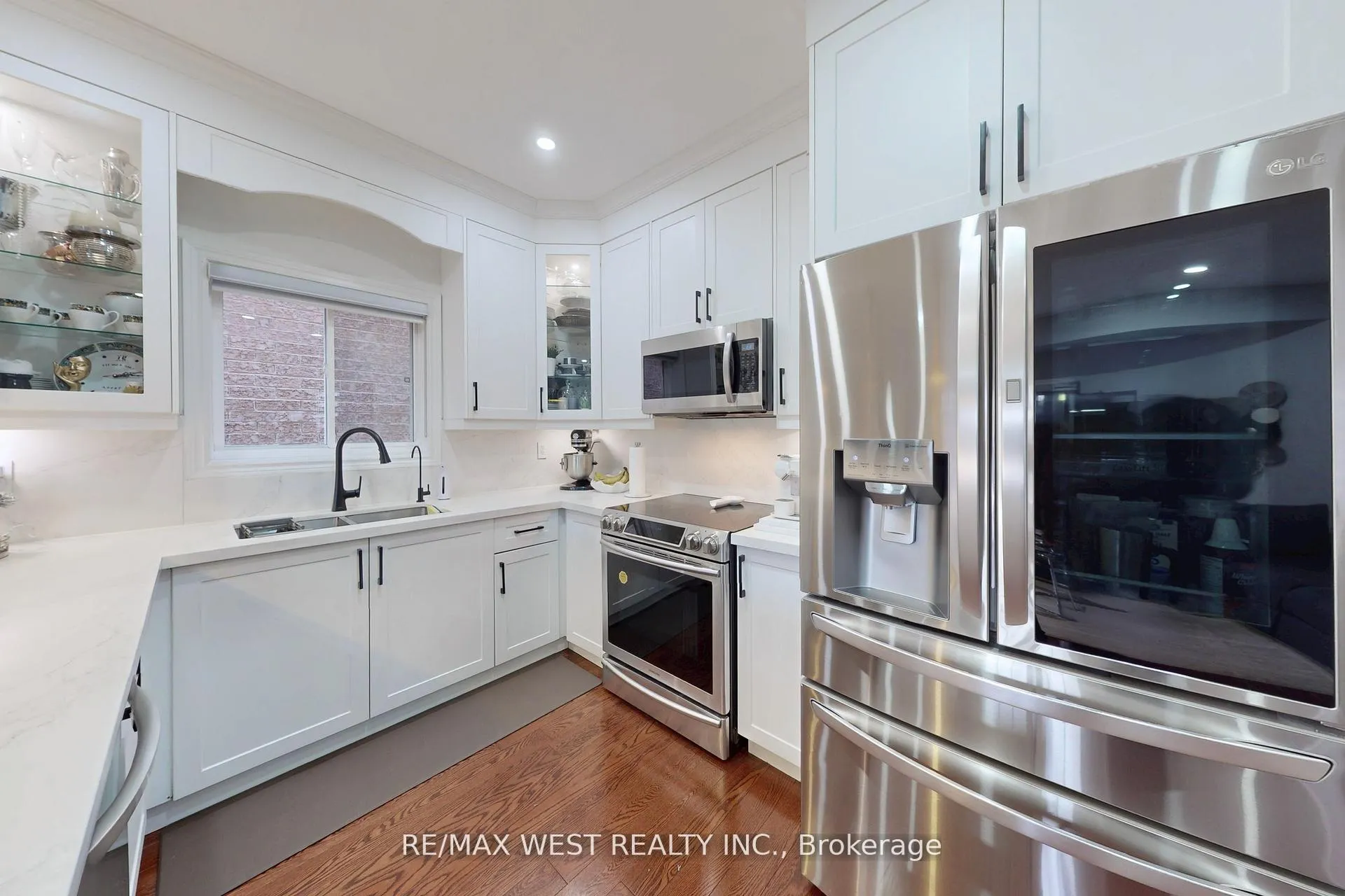 Photo 16 of 601 Sunbird Trail, Pickering, Amberlea — HOMEH