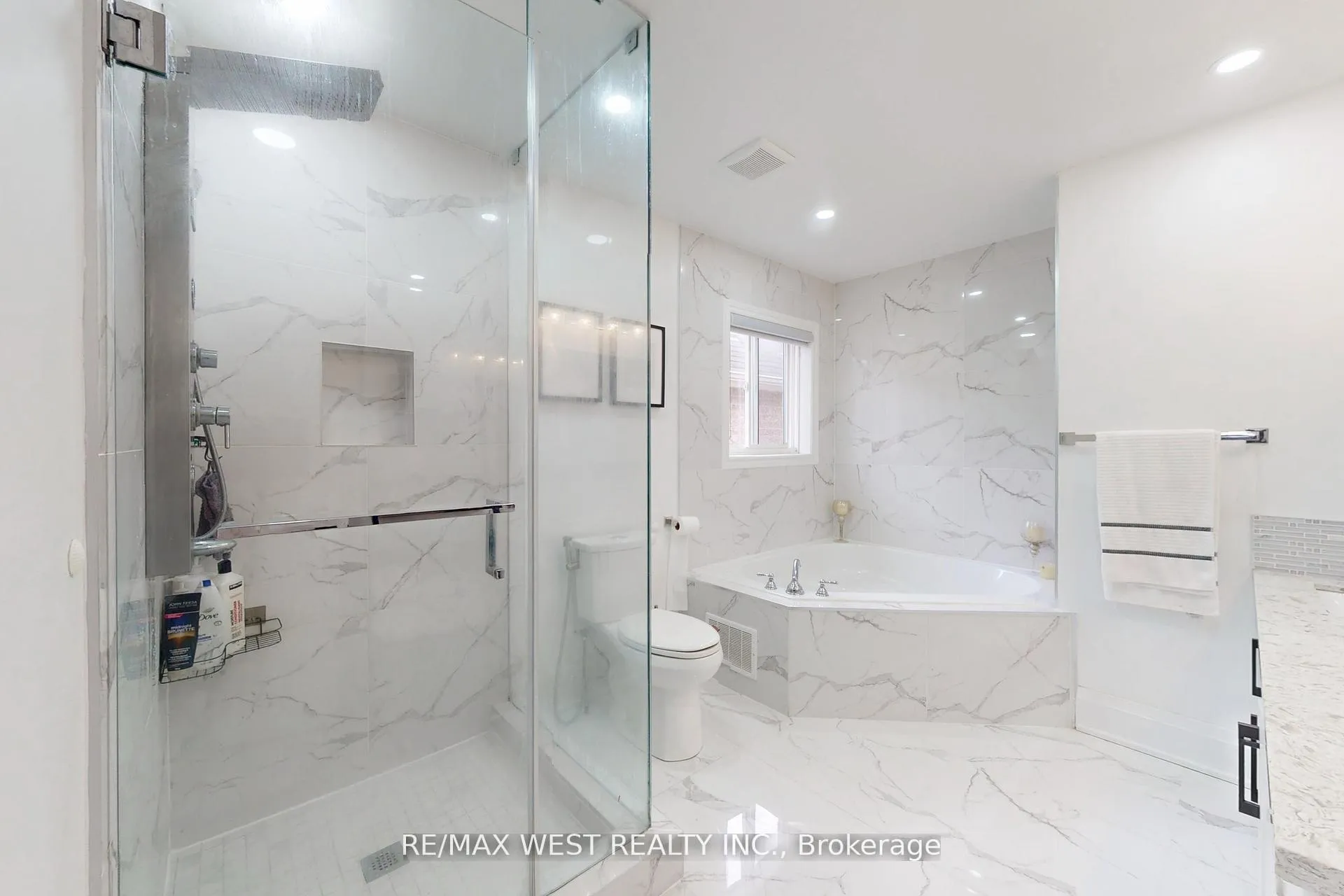 Photo 24 of 601 Sunbird Trail, Pickering, Amberlea — HOMEH