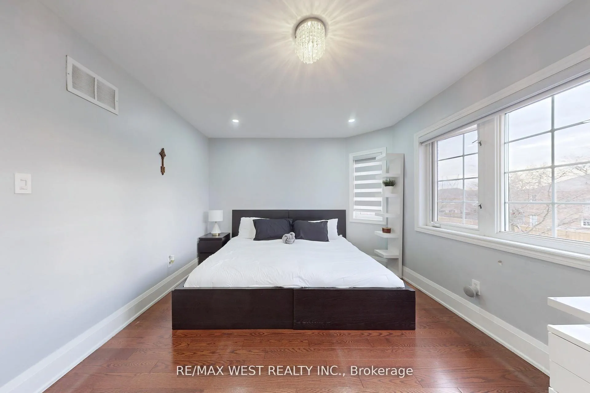 Photo 27 of 601 Sunbird Trail, Pickering, Amberlea — HOMEH