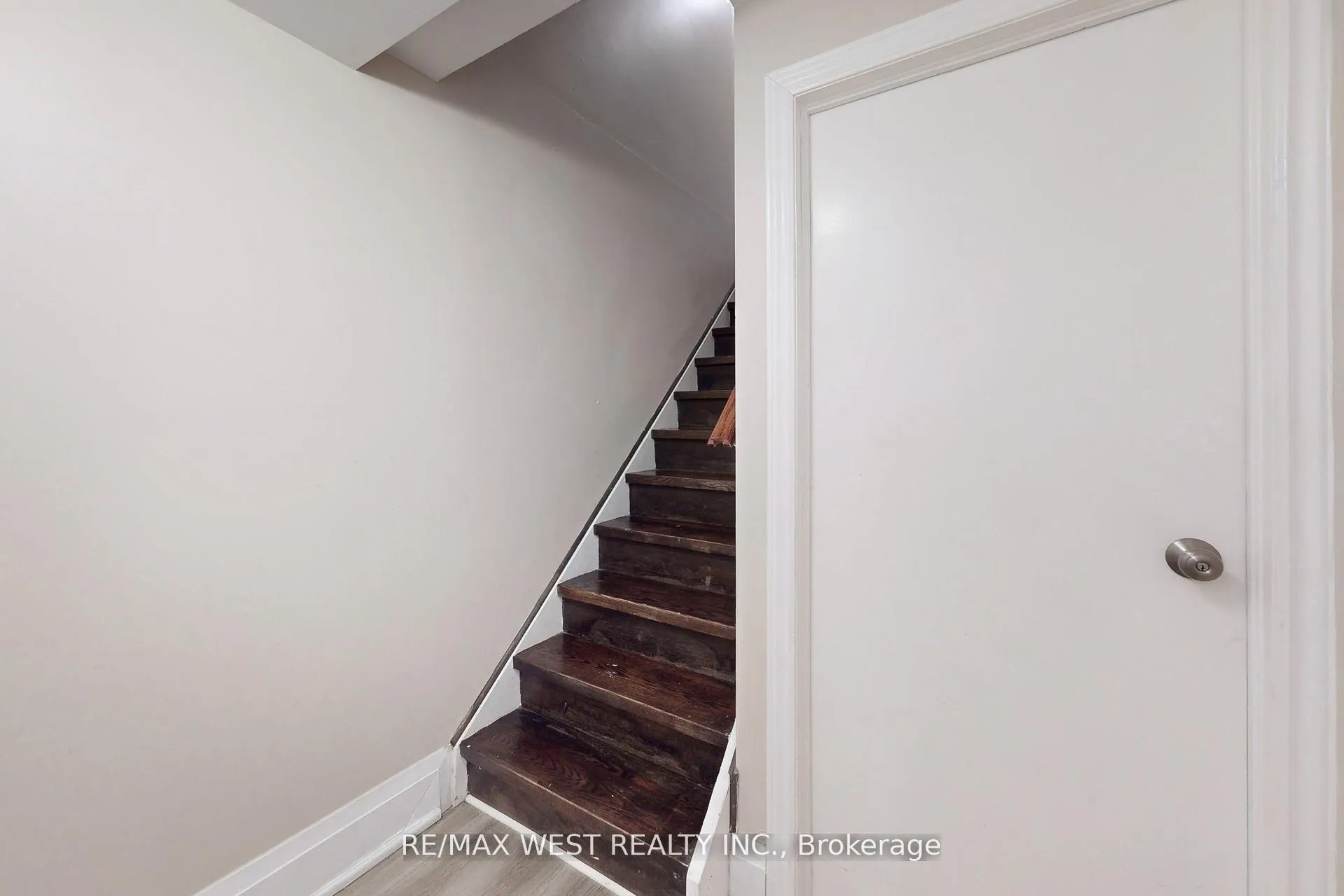 Photo 32 of 601 Sunbird Trail, Pickering, Amberlea — HOMEH