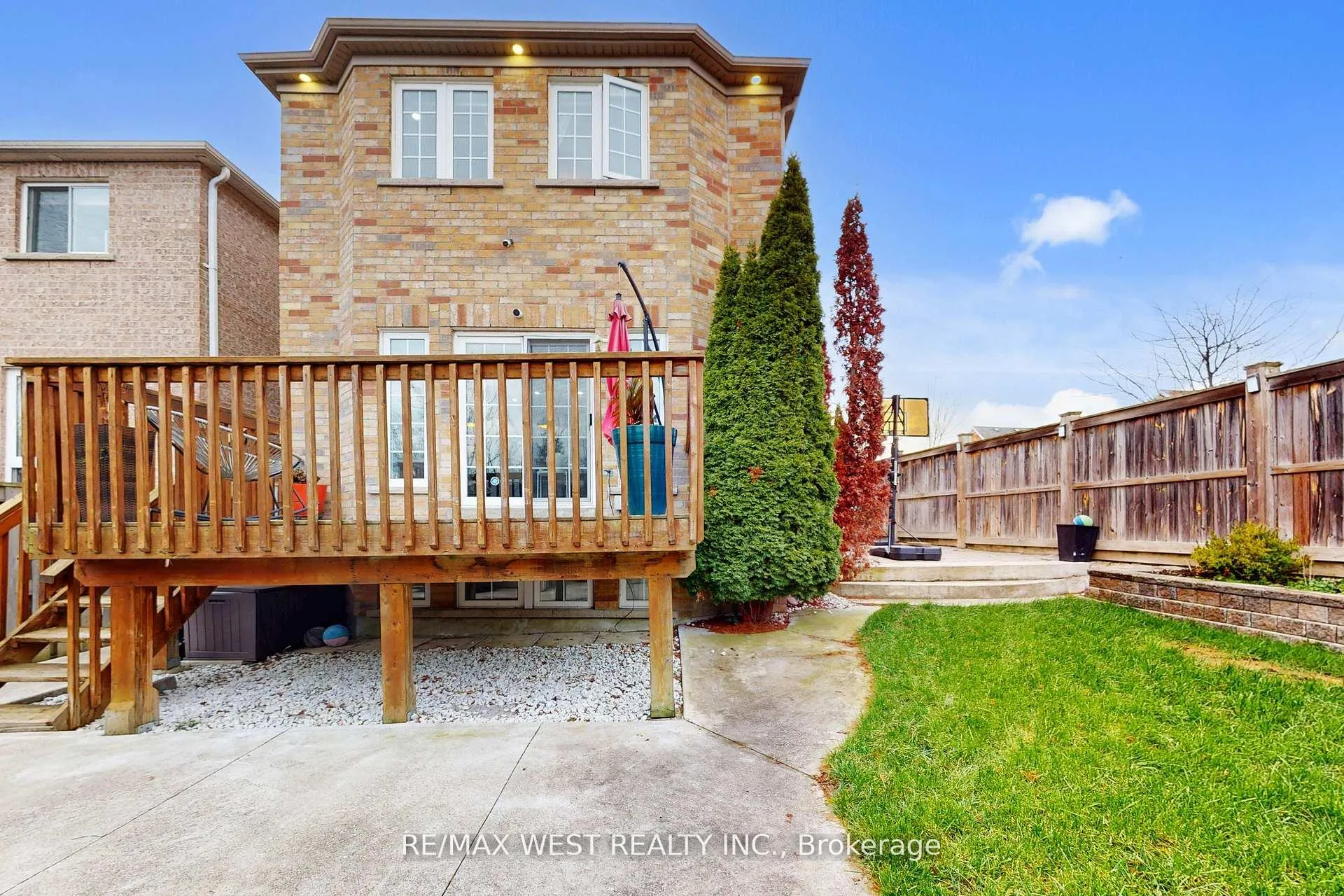 Photo 45 of 601 Sunbird Trail, Pickering, Amberlea — HOMEH
