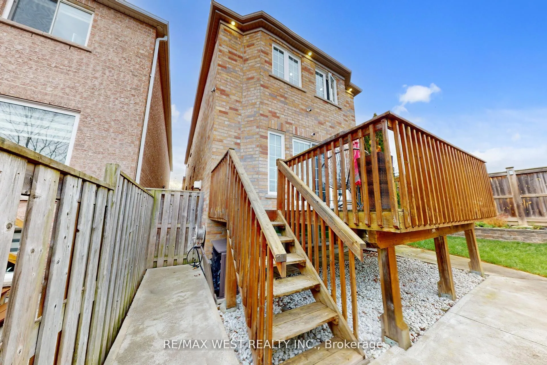 Photo 46 of 601 Sunbird Trail, Pickering, Amberlea — HOMEH