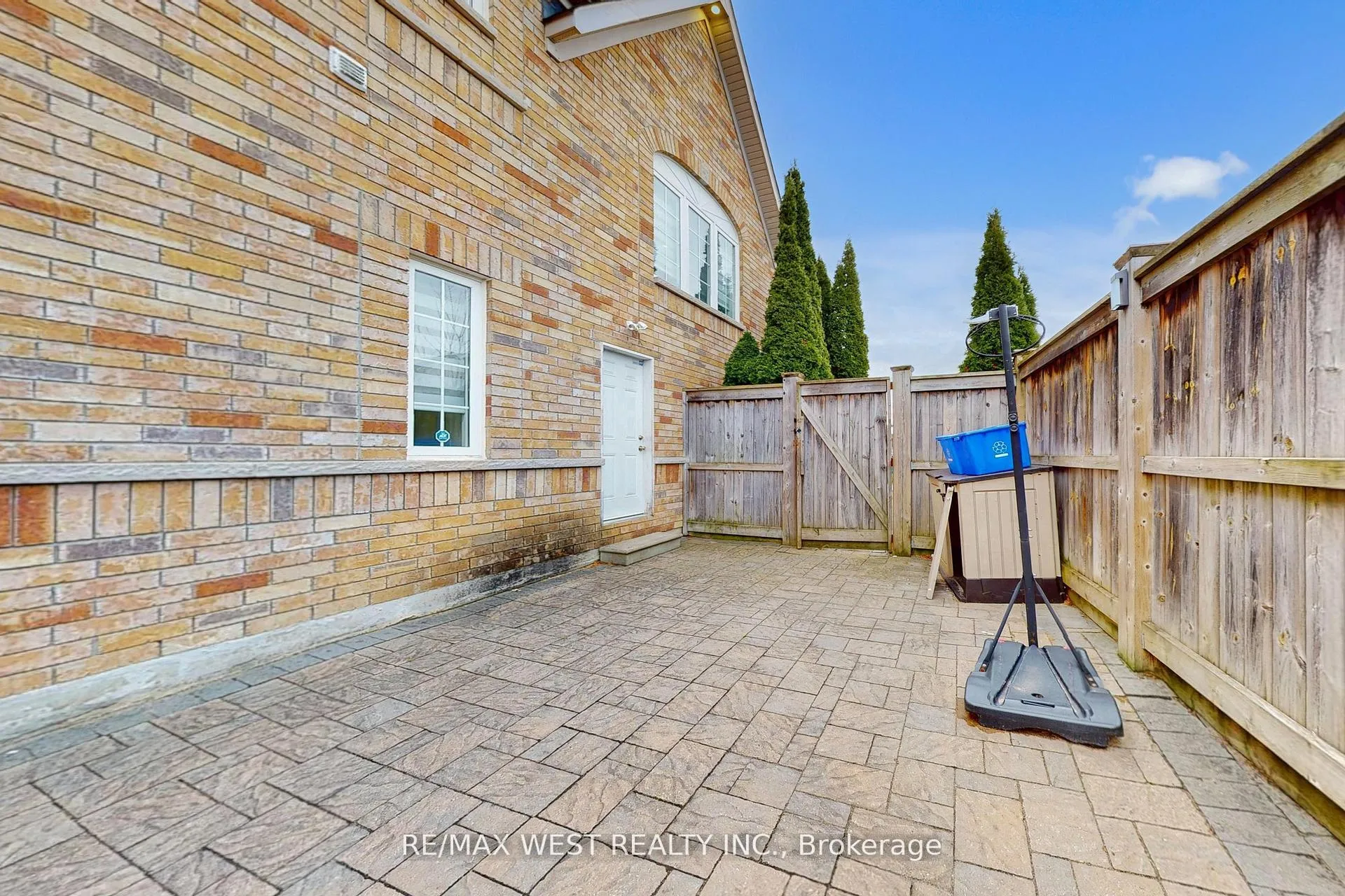 Photo 48 of 601 Sunbird Trail, Pickering, Amberlea — HOMEH