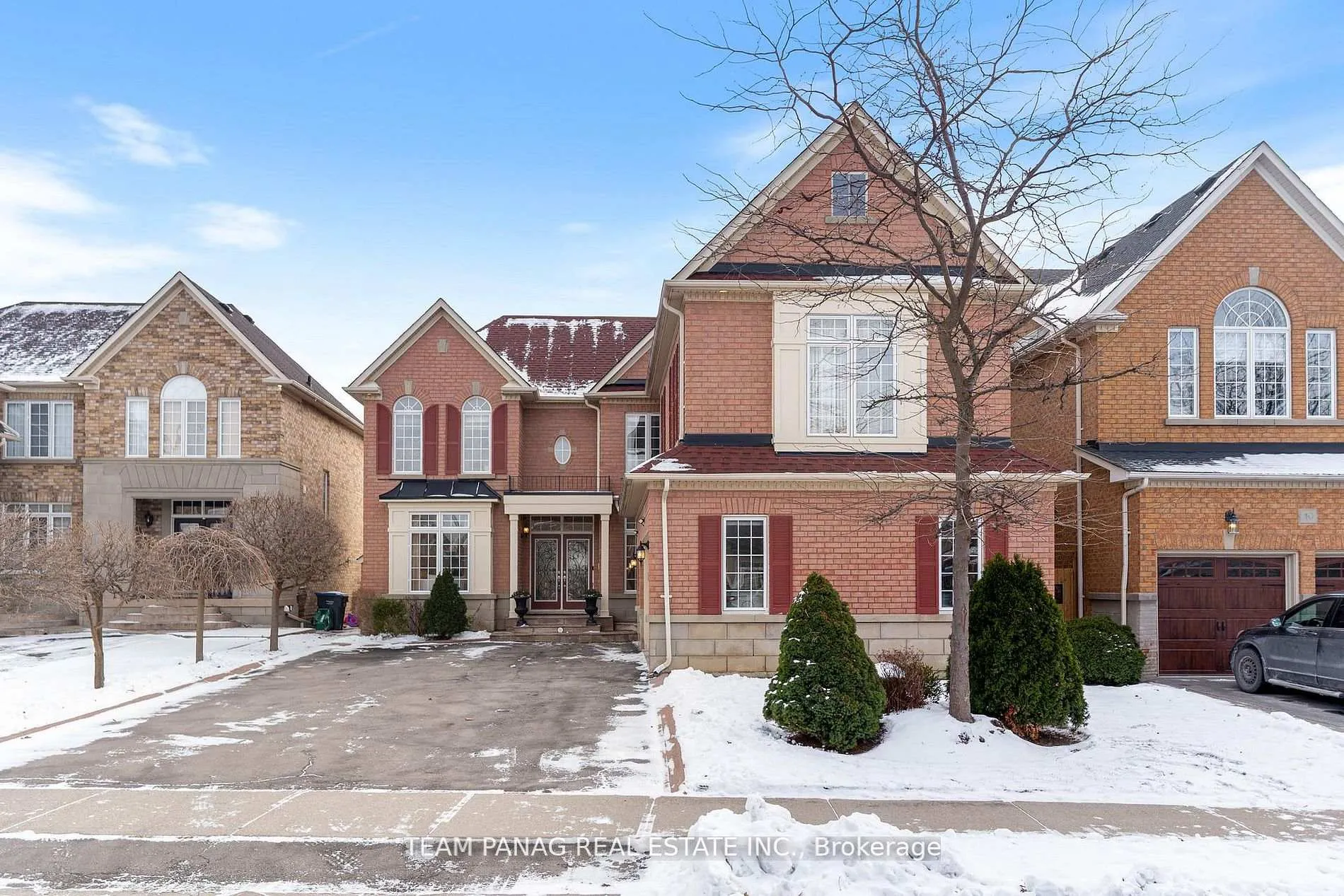Photo 3 of 12 Concorde Drive, Brampton, Vales of Castlemore North — HOMEH