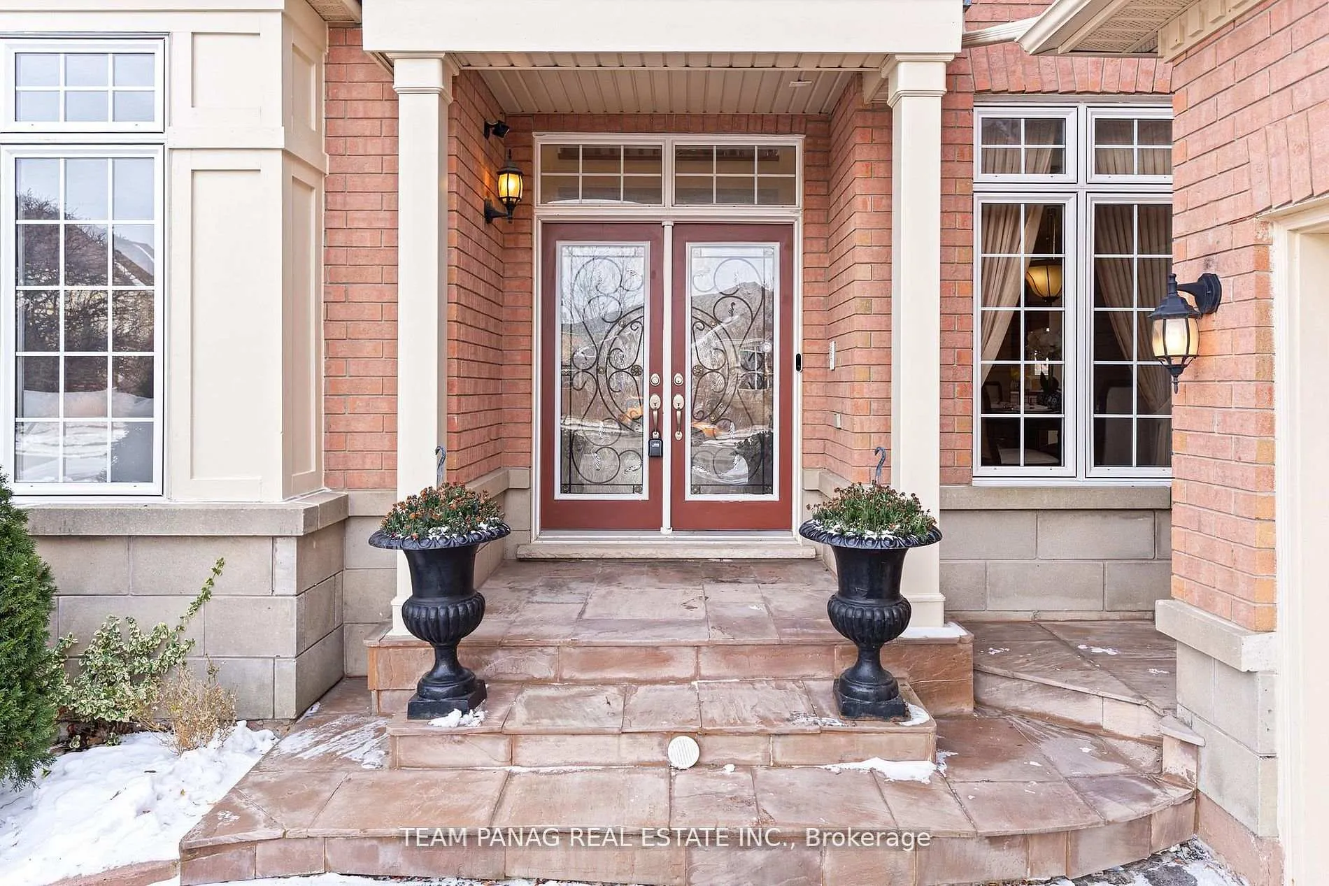 Photo 4 of 12 Concorde Drive, Brampton, Vales of Castlemore North — HOMEH