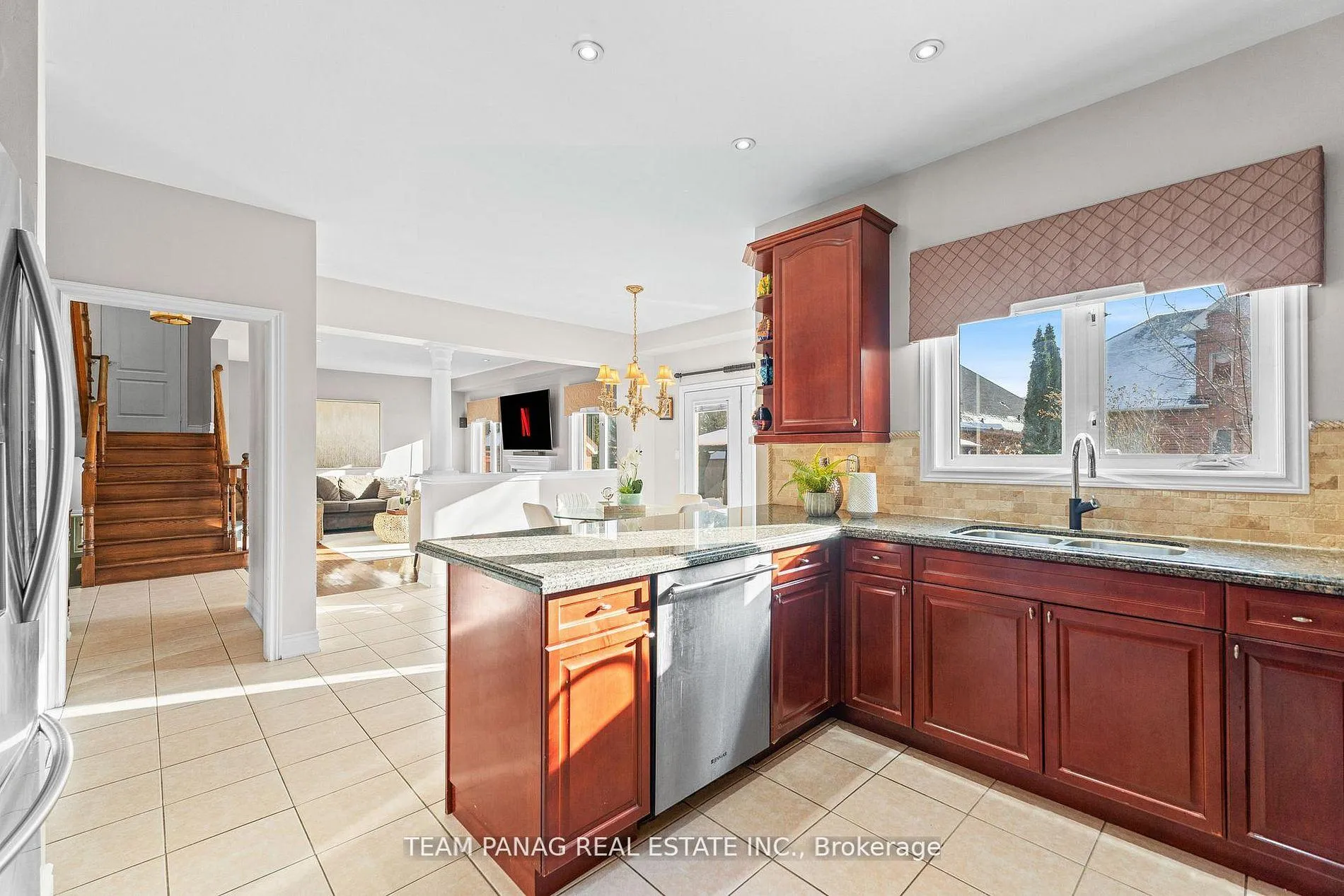 Photo 16 of 12 Concorde Drive, Brampton, Vales of Castlemore North — HOMEH