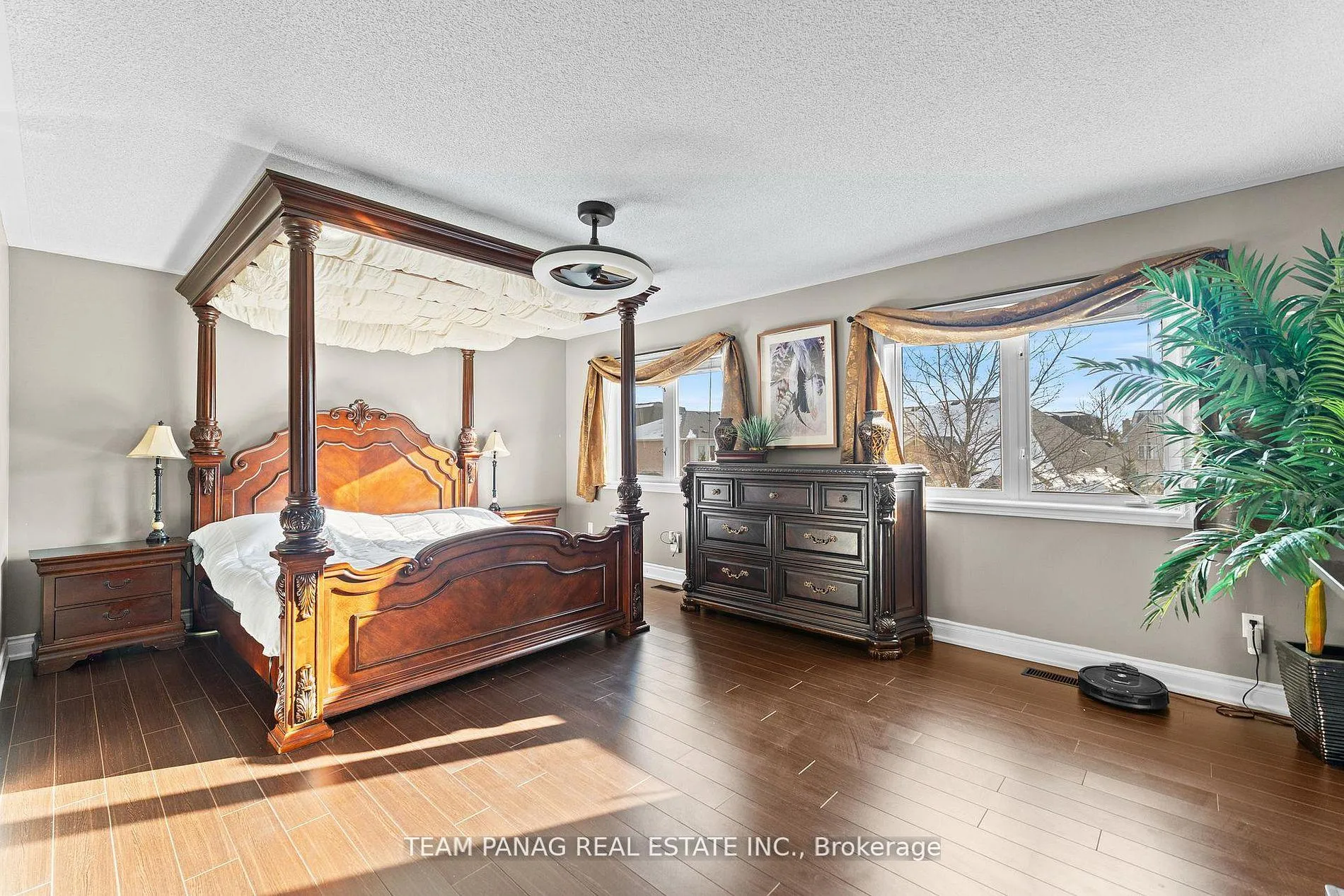 Photo 28 of 12 Concorde Drive, Brampton, Vales of Castlemore North — HOMEH