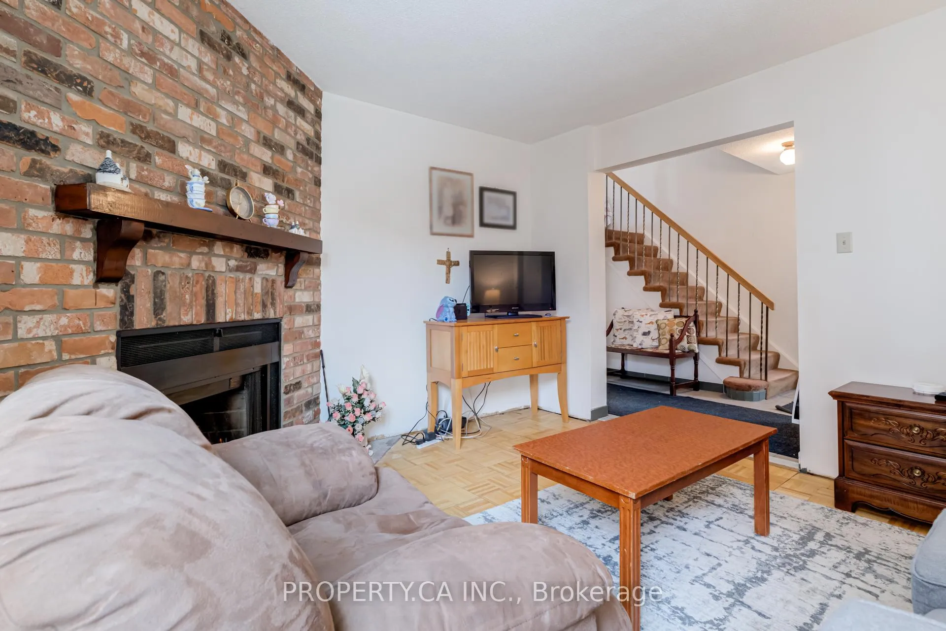 Photo 6 of 42 Wildercroft Avenue, Brampton, Brampton North — HOMEH
