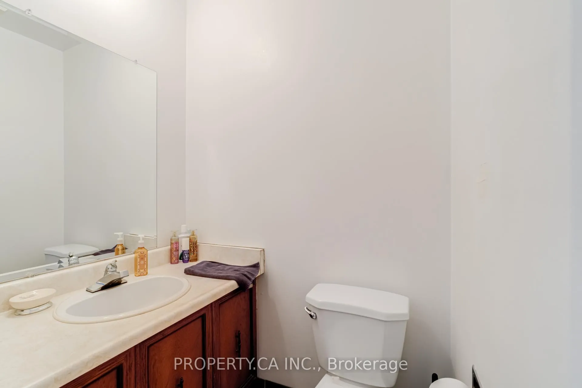 Photo 14 of 42 Wildercroft Avenue, Brampton, Brampton North — HOMEH