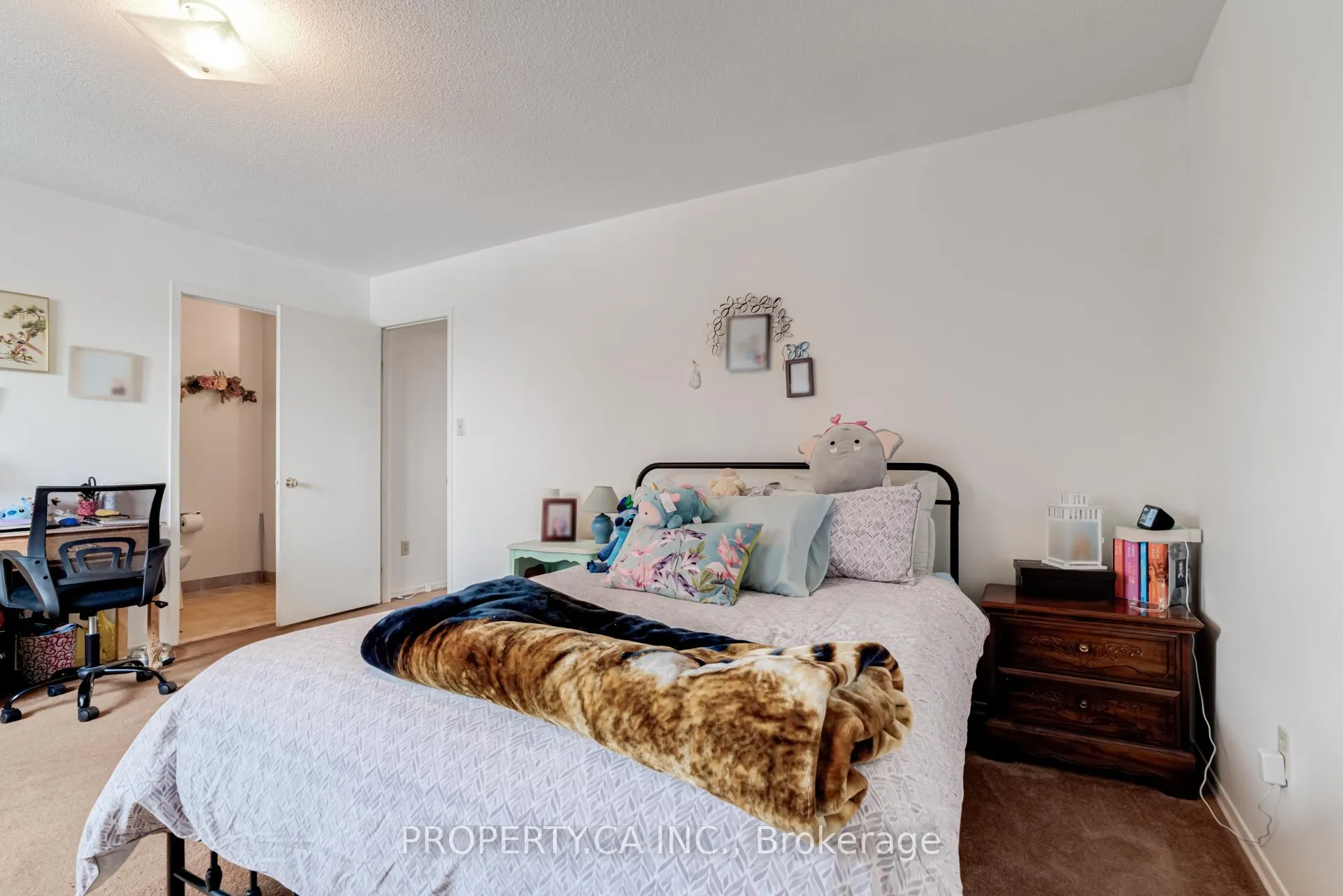 Photo 16 of 42 Wildercroft Avenue, Brampton, Brampton North — HOMEH