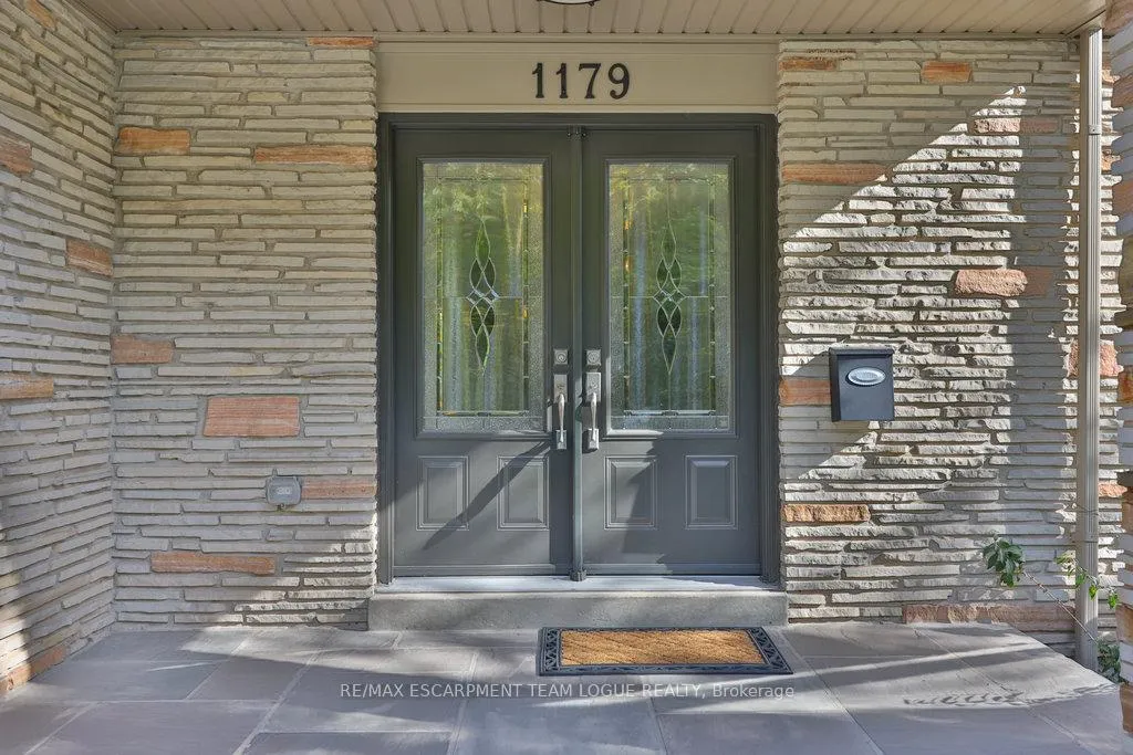 Photo 2 of 1179 Havendale Boulevard, Burlington, Tyandaga — HOMEH