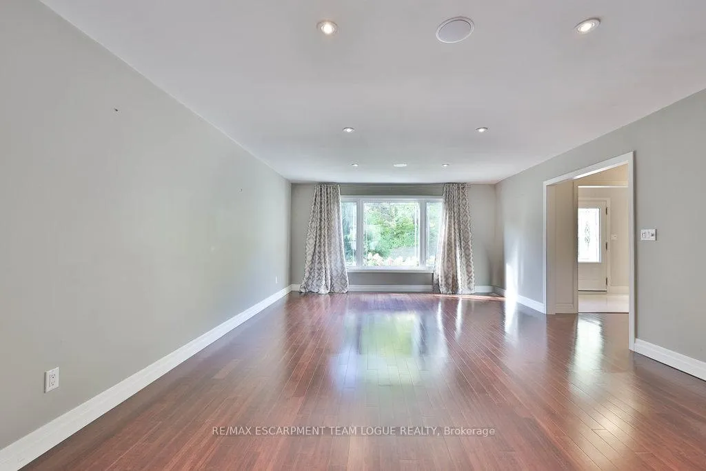 Photo 4 of 1179 Havendale Boulevard, Burlington, Tyandaga — HOMEH