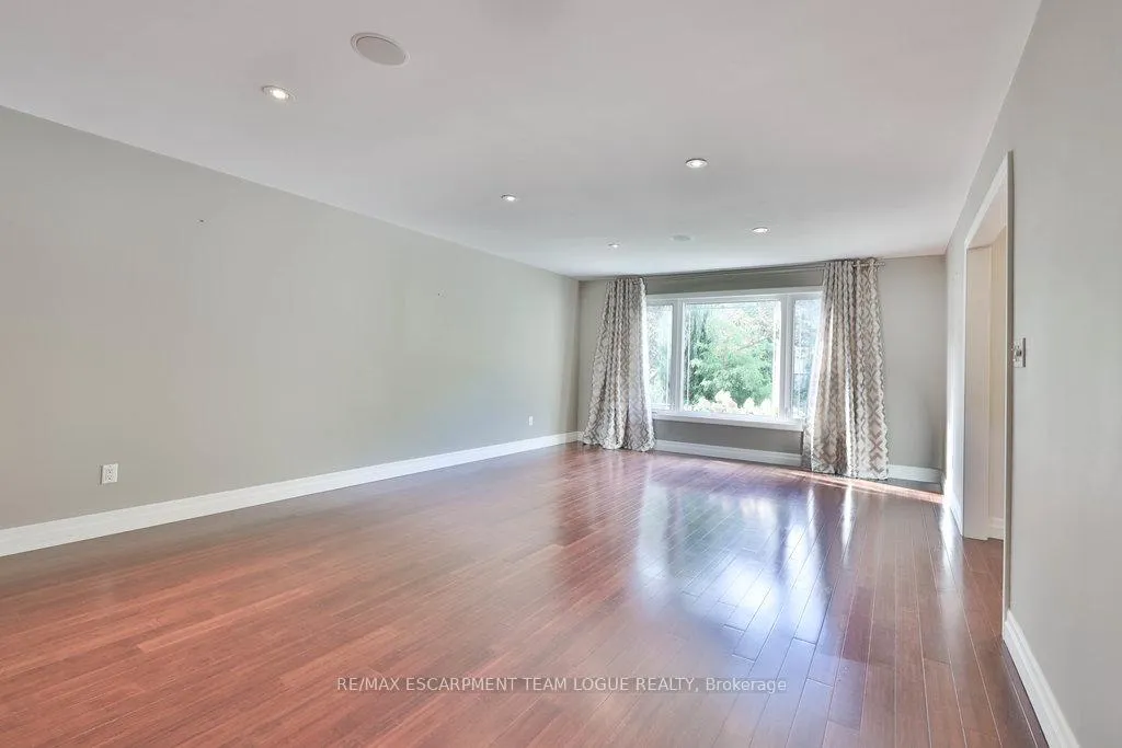 Photo 5 of 1179 Havendale Boulevard, Burlington, Tyandaga — HOMEH