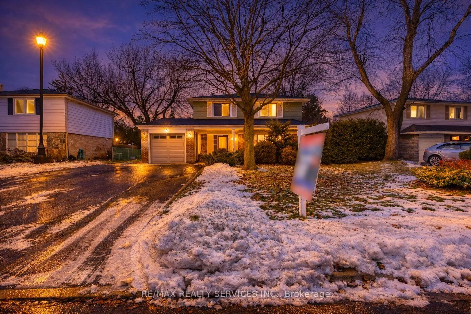 Photo 2 of 15 Richmond Drive, Brampton, Brampton East — HOMEH