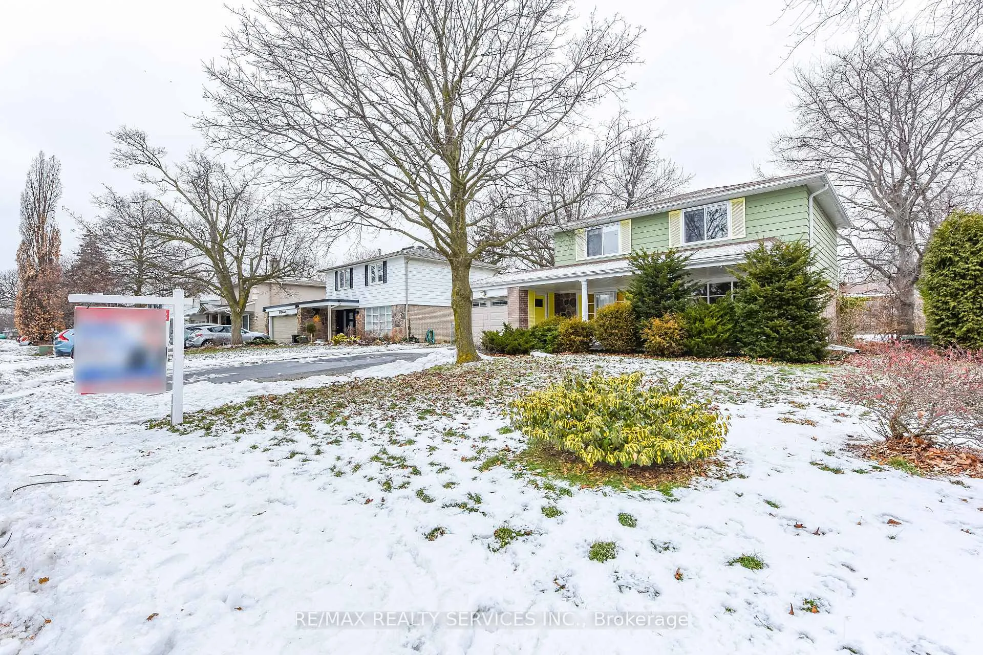 Photo 3 of 15 Richmond Drive, Brampton, Brampton East — HOMEH