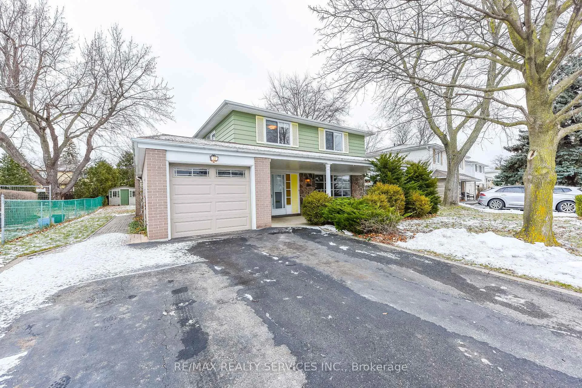 Photo 4 of 15 Richmond Drive, Brampton, Brampton East — HOMEH