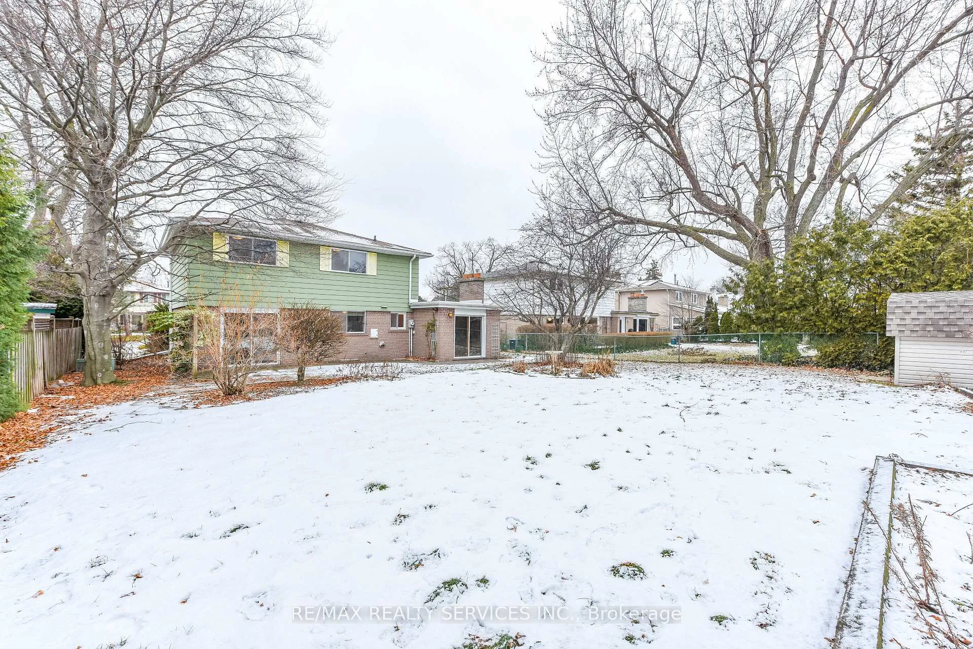 Photo 9 of 15 Richmond Drive, Brampton, Brampton East — HOMEH