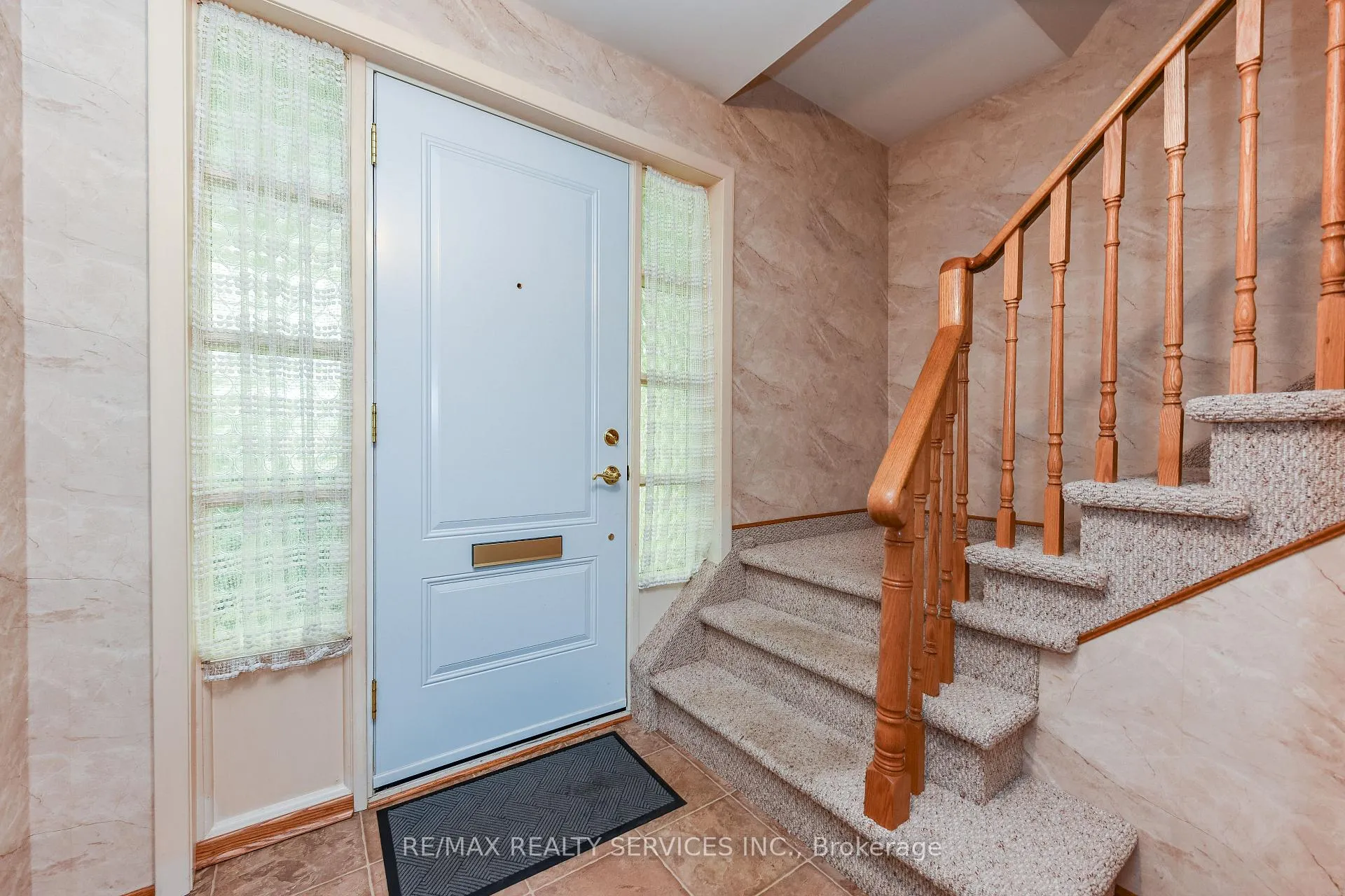 Photo 14 of 15 Richmond Drive, Brampton, Brampton East — HOMEH