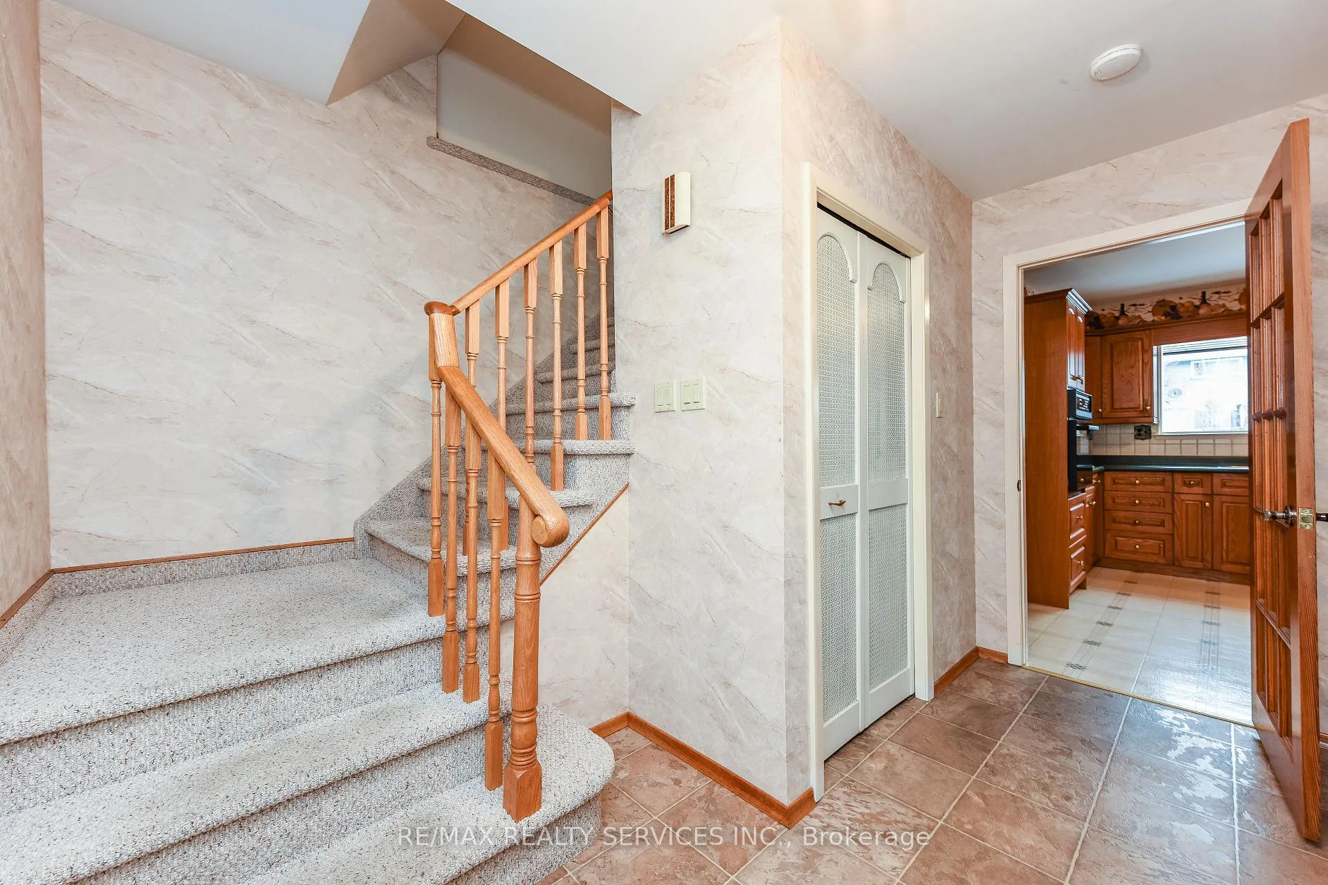 Photo 15 of 15 Richmond Drive, Brampton, Brampton East — HOMEH