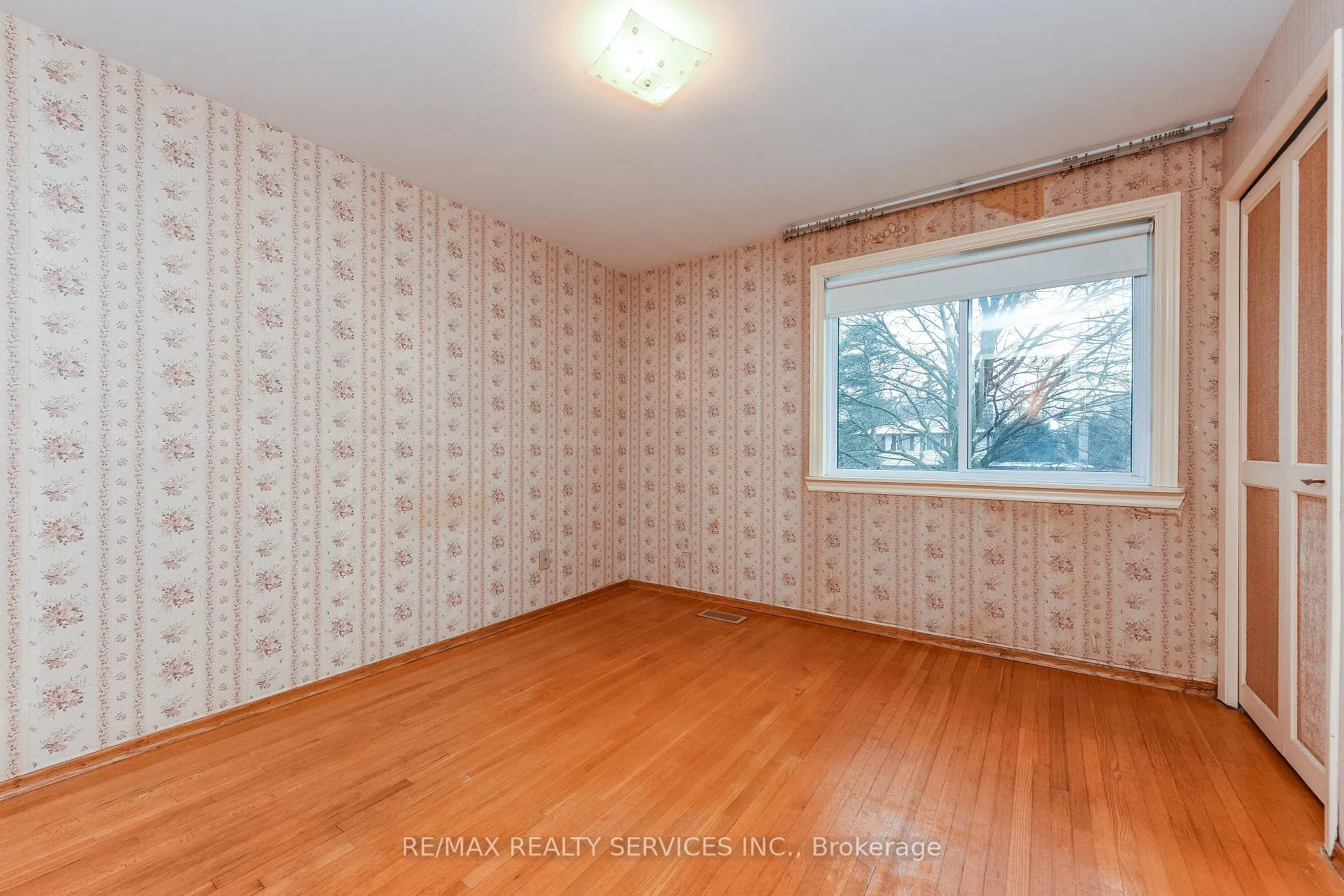 Photo 31 of 15 Richmond Drive, Brampton, Brampton East — HOMEH