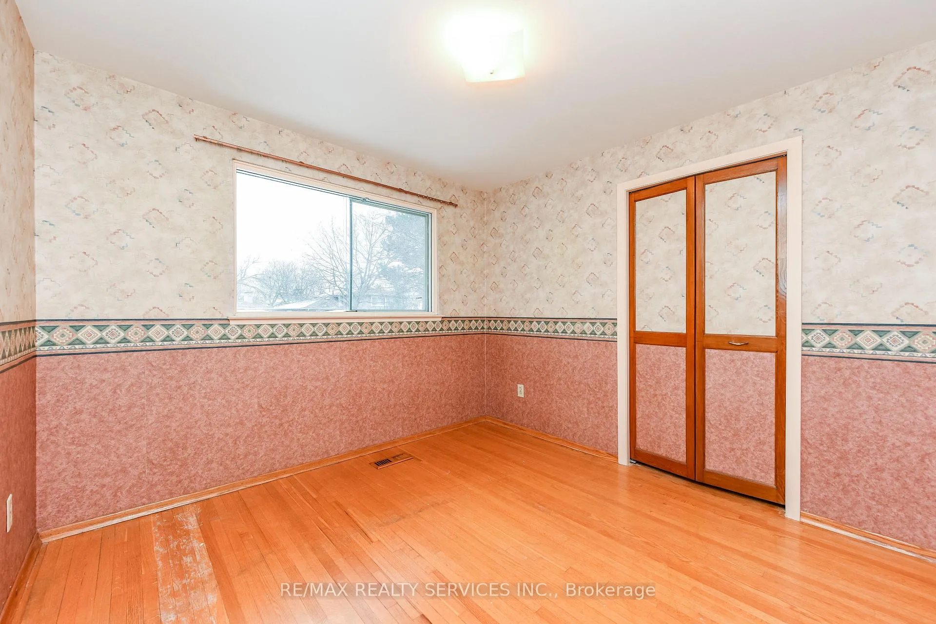 Photo 41 of 15 Richmond Drive, Brampton, Brampton East — HOMEH