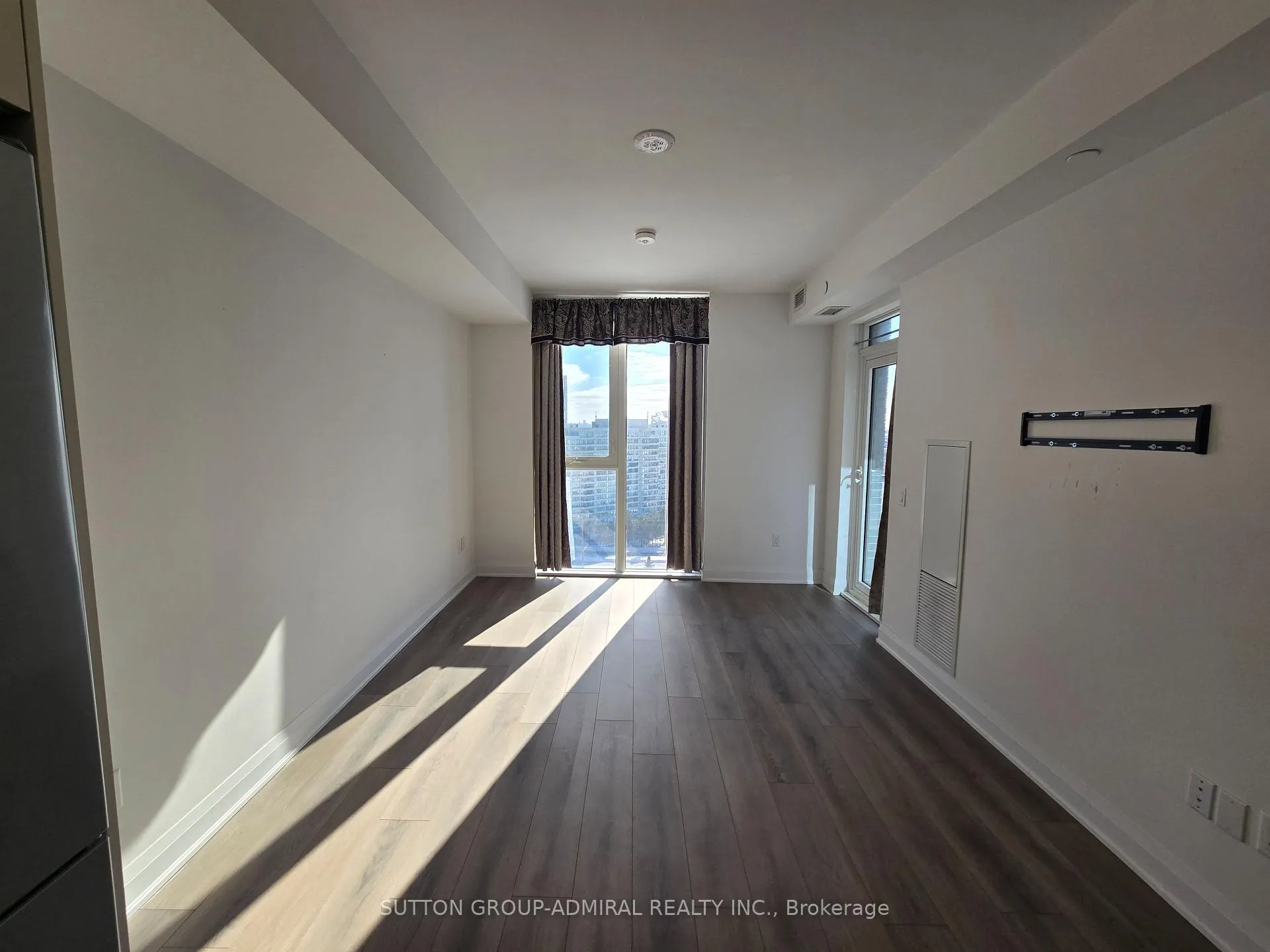 Photo 4 of Unit 1504, 20 Gatineau Drive, Vaughan, Beverley Glen — HOMEH