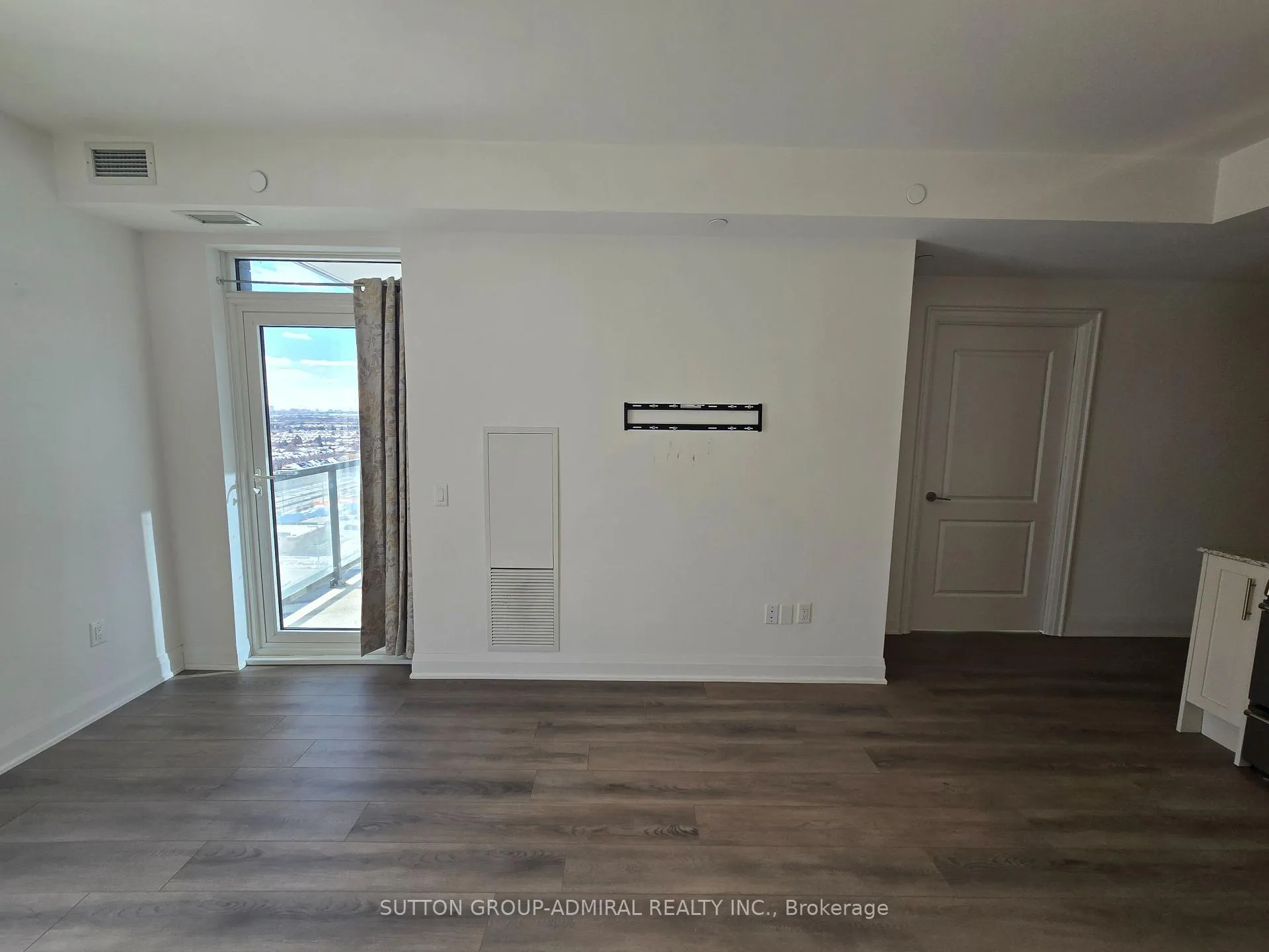 Photo 6 of Unit 1504, 20 Gatineau Drive, Vaughan, Beverley Glen — HOMEH