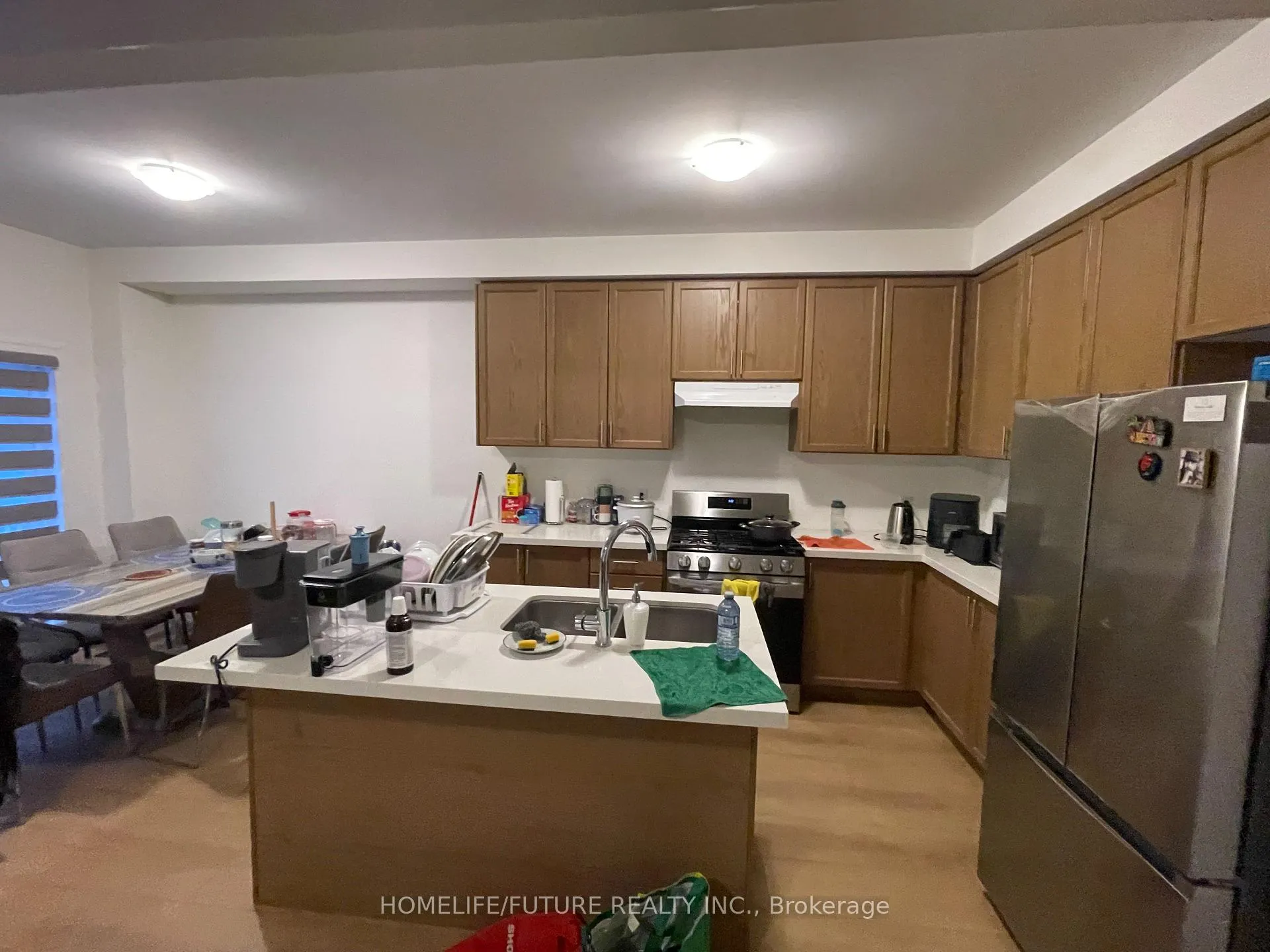 Photo 2 of 11 Salmon Crescent, Clarington, Bowmanville — HOMEH