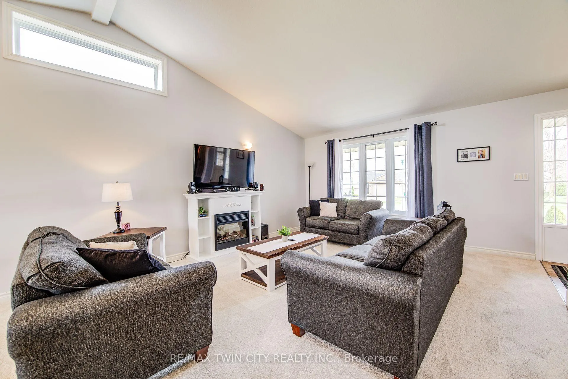 Photo 11 of 935 Baker Street S, North Perth, Listowel — HOMEH