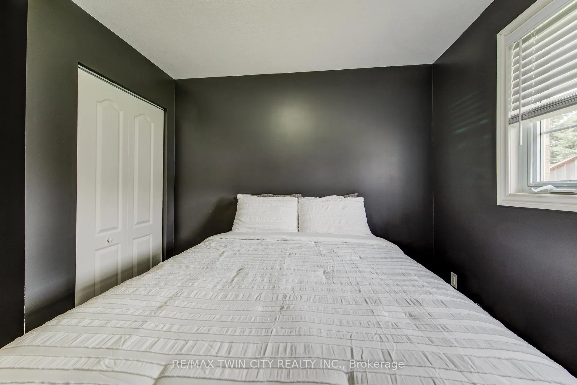 Photo 30 of 935 Baker Street S, North Perth, Listowel — HOMEH