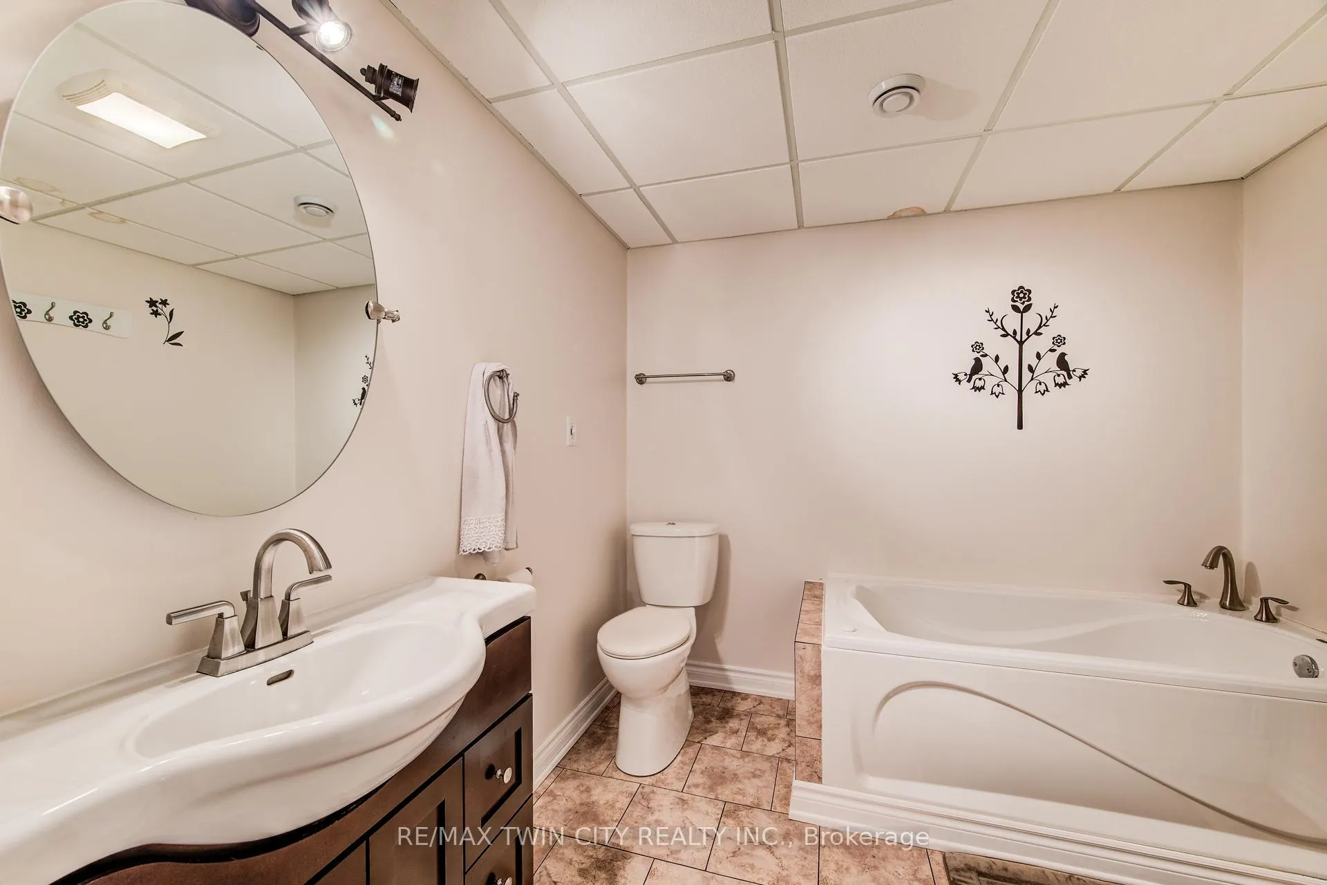 Photo 37 of 935 Baker Street S, North Perth, Listowel — HOMEH