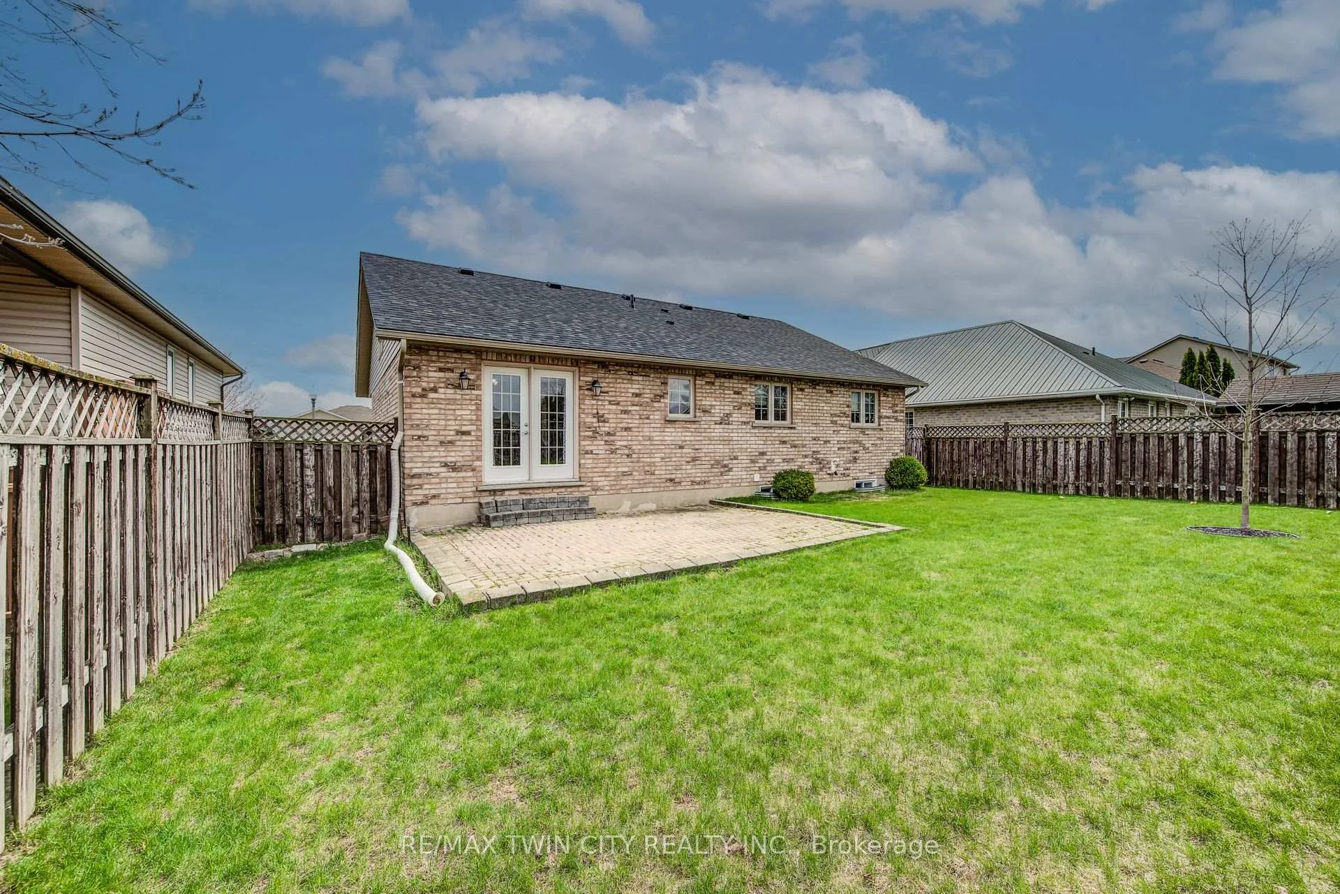 Photo 43 of 935 Baker Street S, North Perth, Listowel — HOMEH