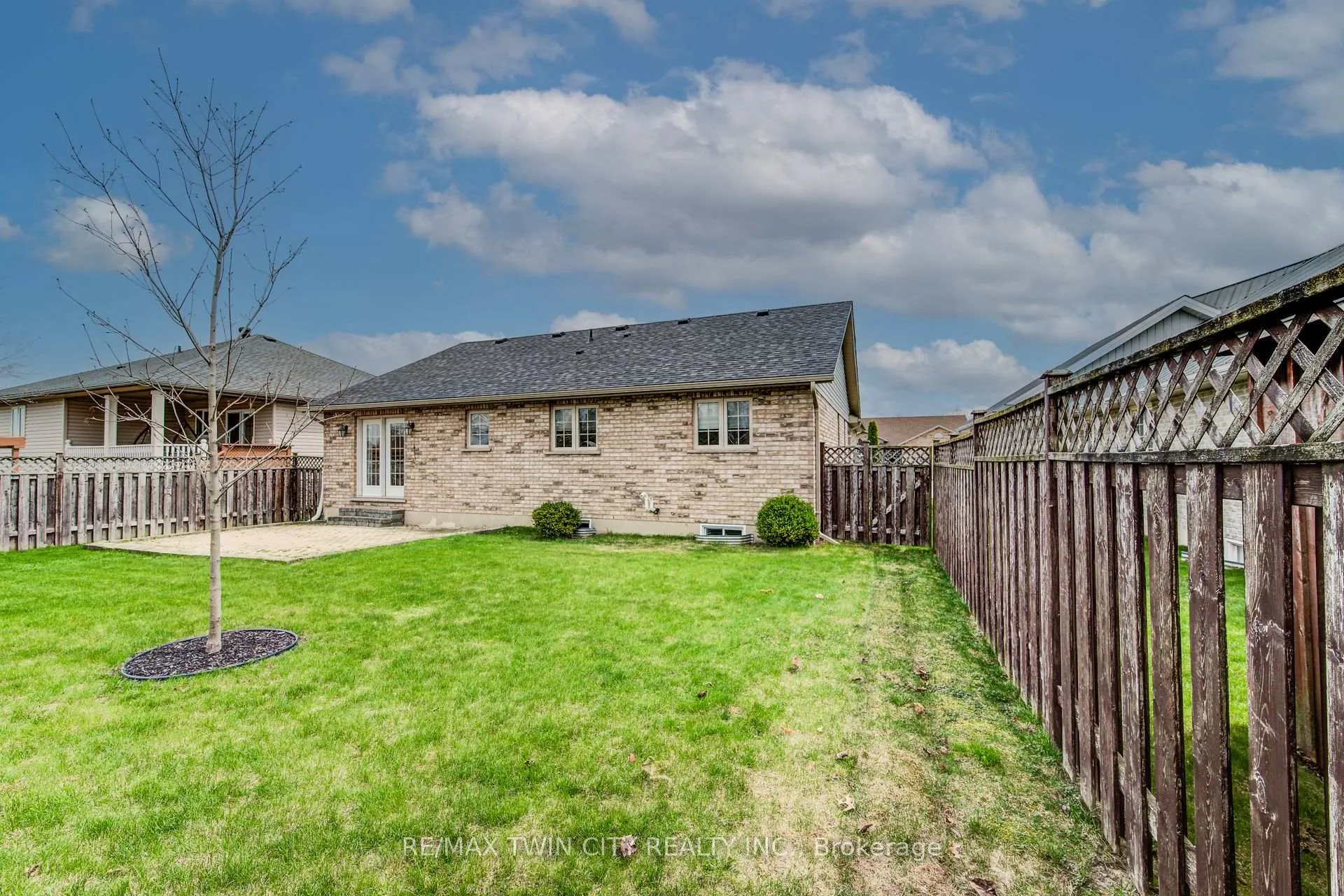 Photo 45 of 935 Baker Street S, North Perth, Listowel — HOMEH