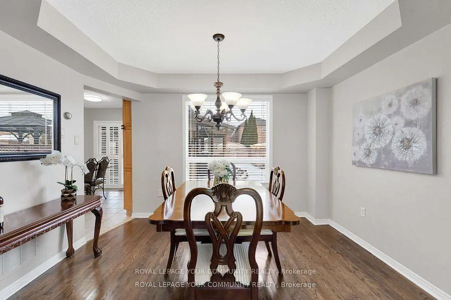 Photo 10 of 98 Sylwood Crescent, Vaughan, Maple — HOMEH