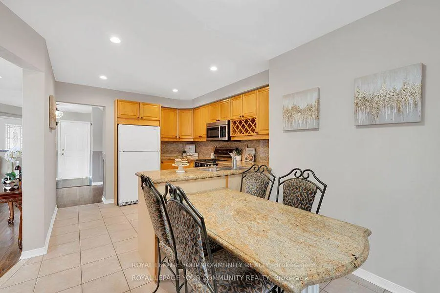 Photo 14 of 98 Sylwood Crescent, Vaughan, Maple — HOMEH