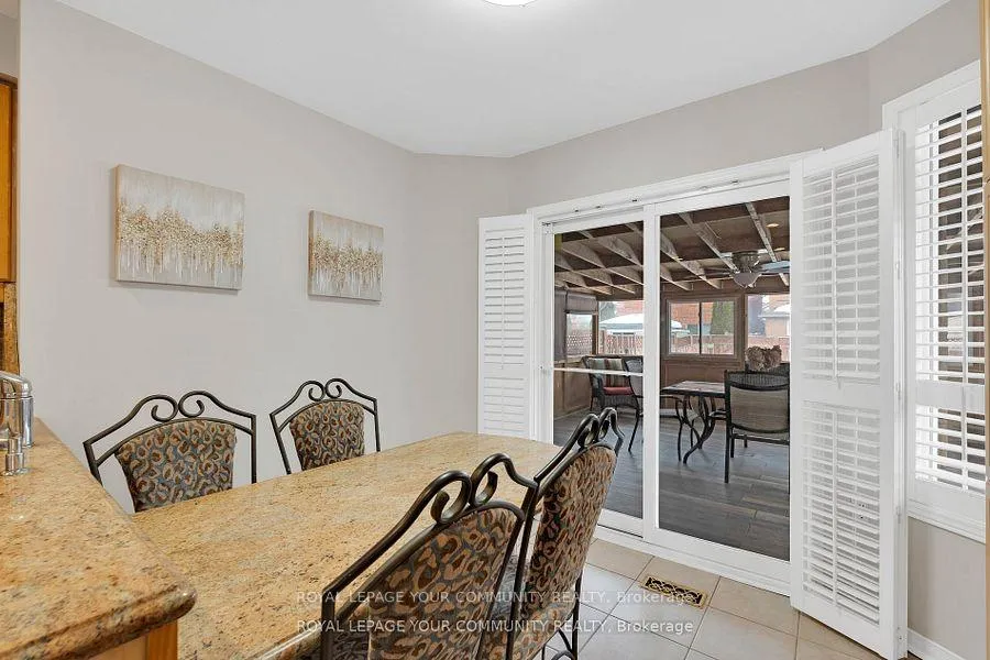 Photo 15 of 98 Sylwood Crescent, Vaughan, Maple — HOMEH