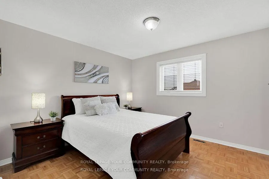 Photo 21 of 98 Sylwood Crescent, Vaughan, Maple — HOMEH