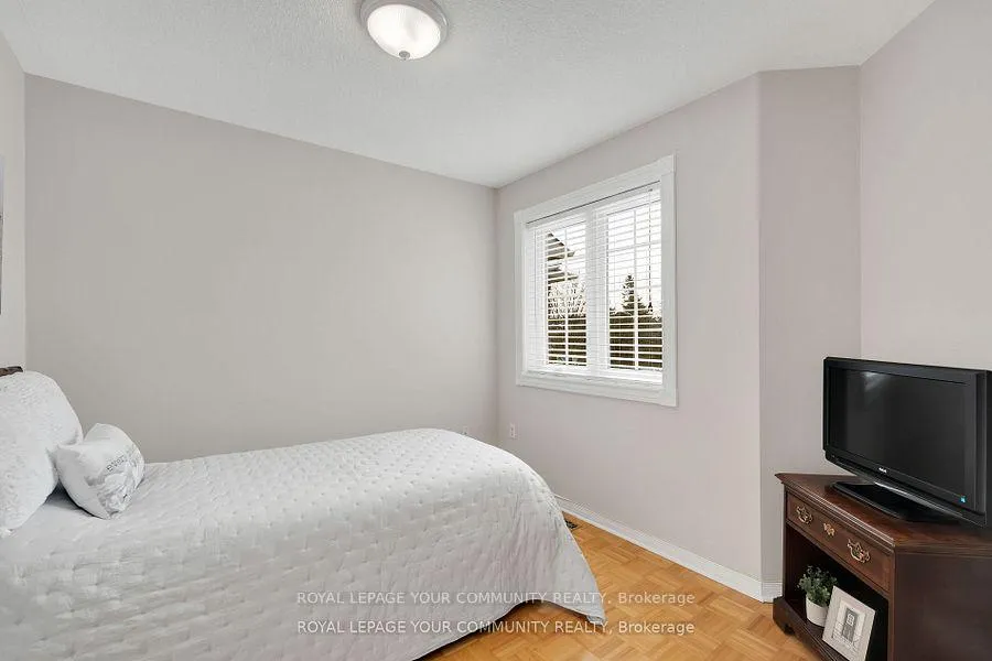 Photo 24 of 98 Sylwood Crescent, Vaughan, Maple — HOMEH
