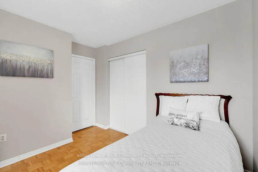 Photo 25 of 98 Sylwood Crescent, Vaughan, Maple — HOMEH