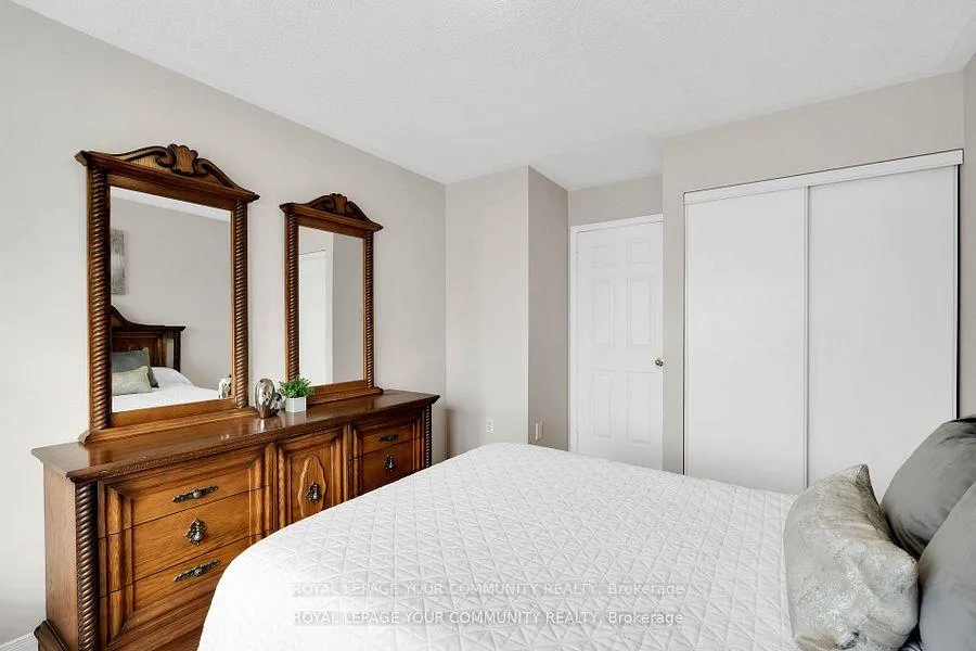 Photo 28 of 98 Sylwood Crescent, Vaughan, Maple — HOMEH
