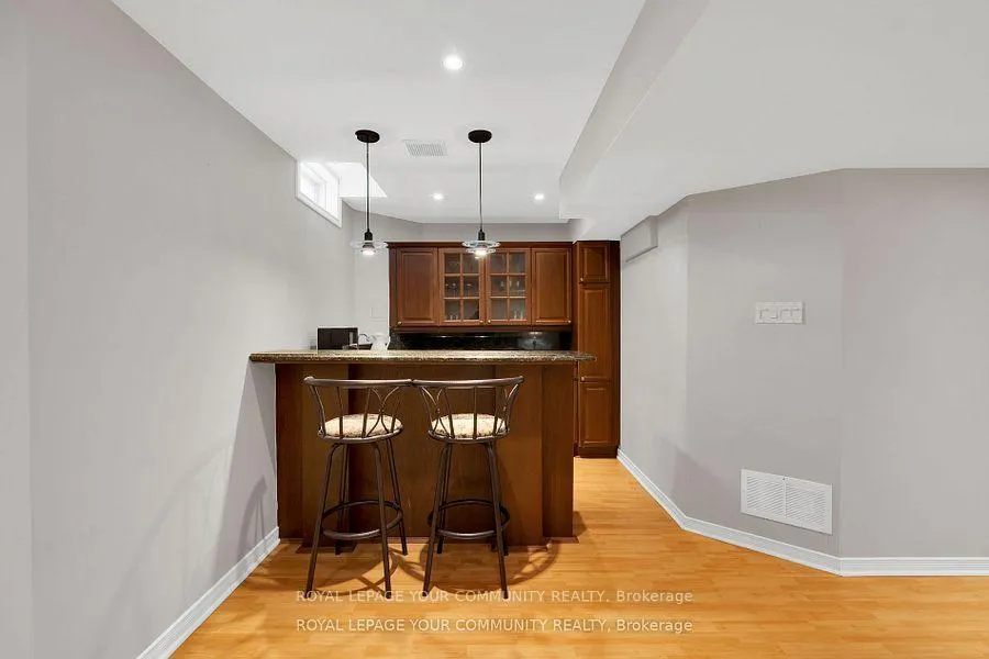 Photo 34 of 98 Sylwood Crescent, Vaughan, Maple — HOMEH